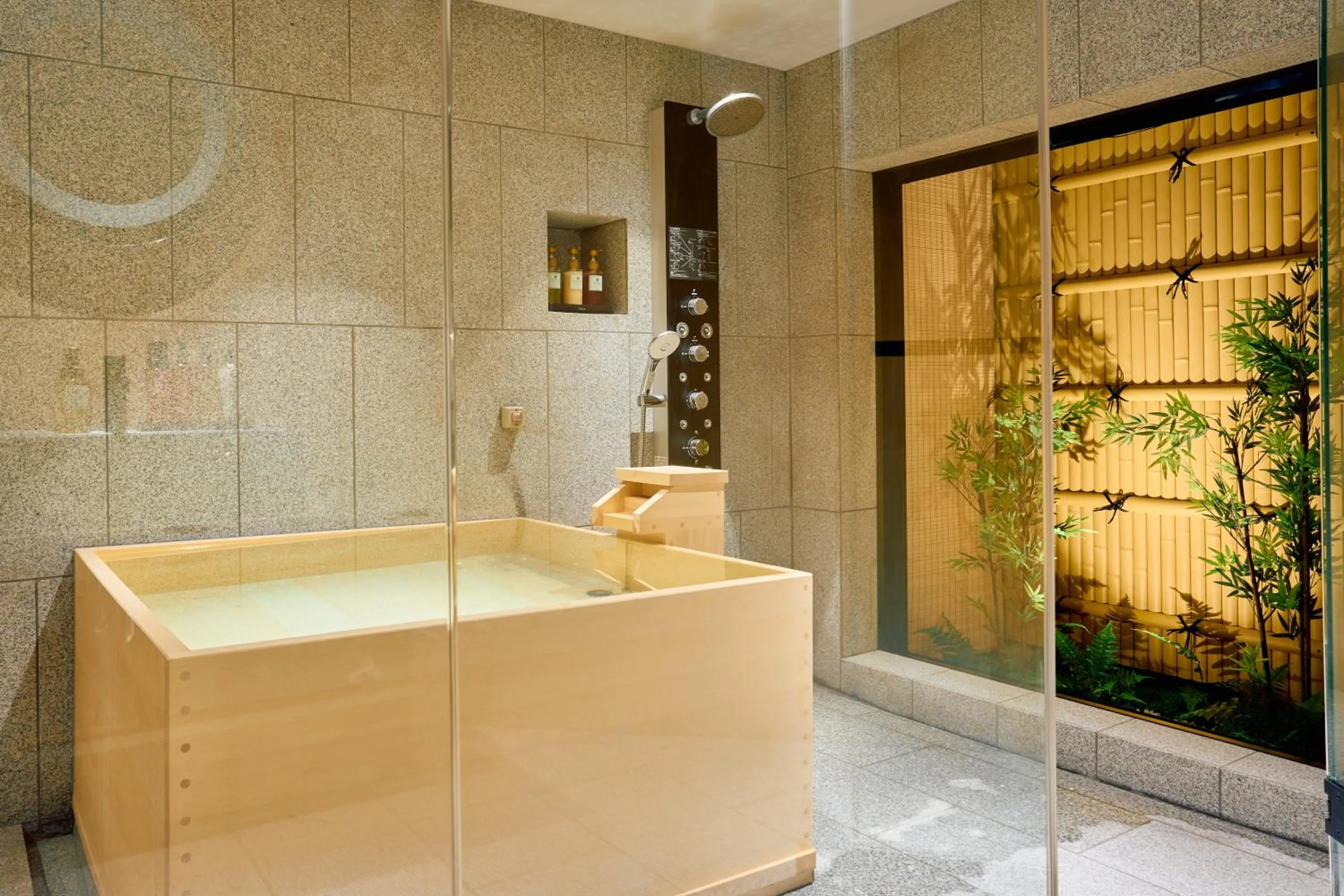 KONJAKUSO Osaka Tempozan "IKESU" Projection M apping SPA "TAKADORO" Wheel View