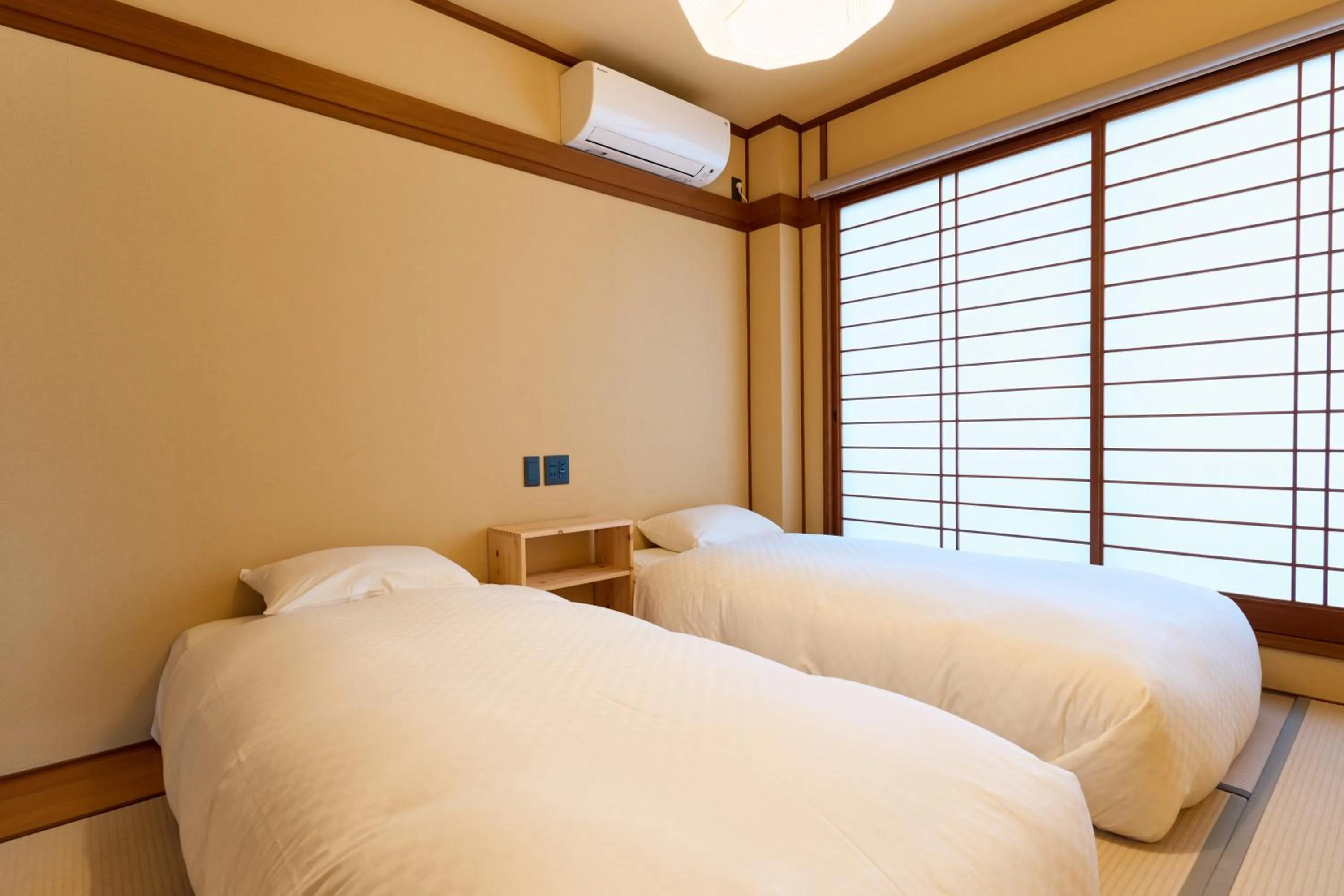 Bed in KONJAKUSO Osaka Tempozan "IKESU" Projection M apping SPA "TAKADORO" Wheel View