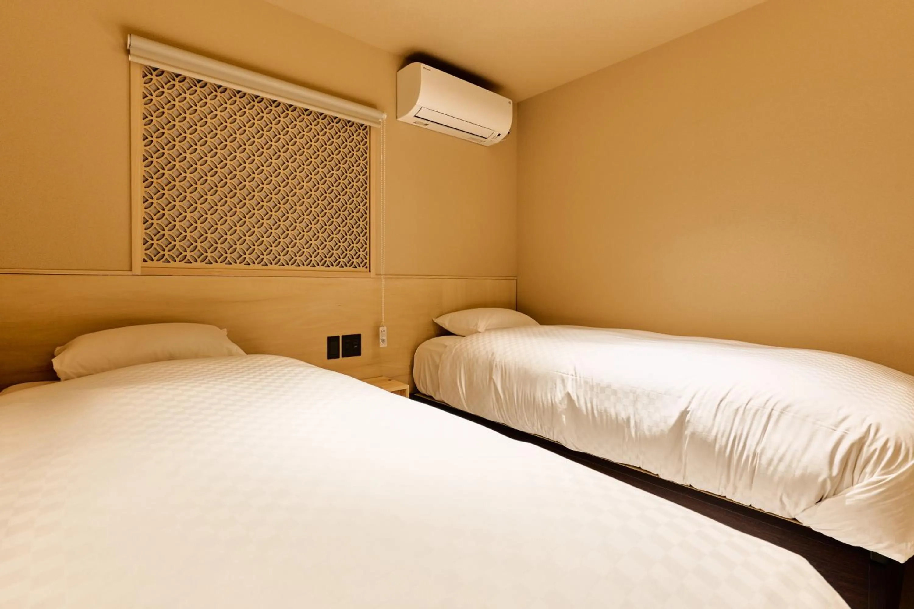 Bed in KONJAKUSO Osaka Tempozan "IKESU" Projection M apping SPA "TAKADORO" Wheel View