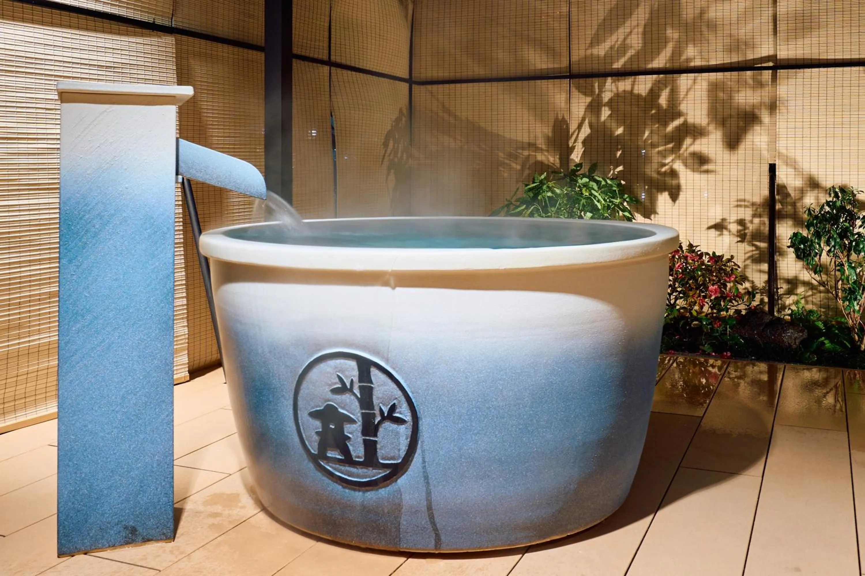 Open Air Bath in KONJAKUSO Osaka Tempozan "IKESU" Projection M apping SPA "TAKADORO" Wheel View