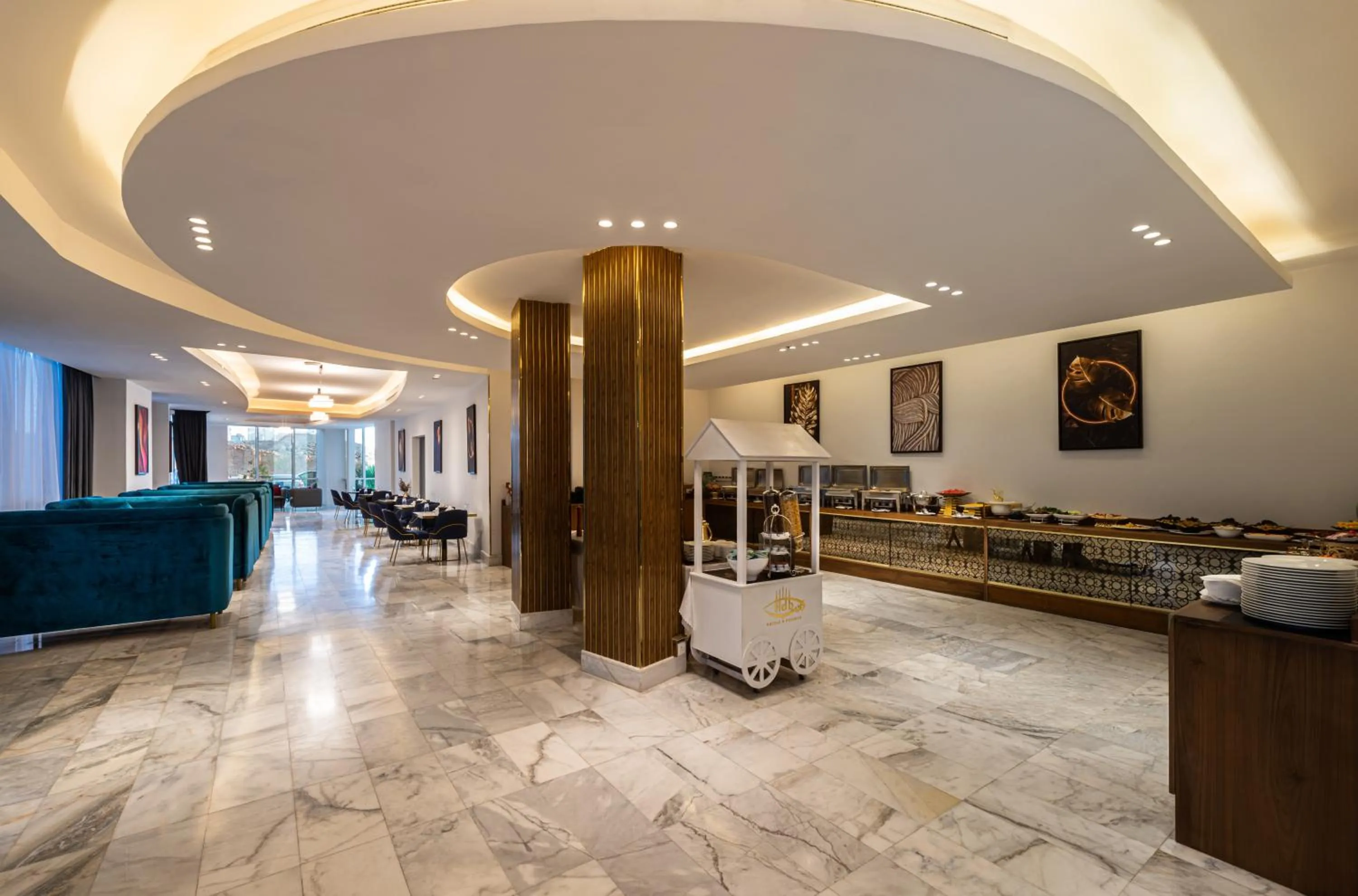 Buffet breakfast in HDB Al Sahafa