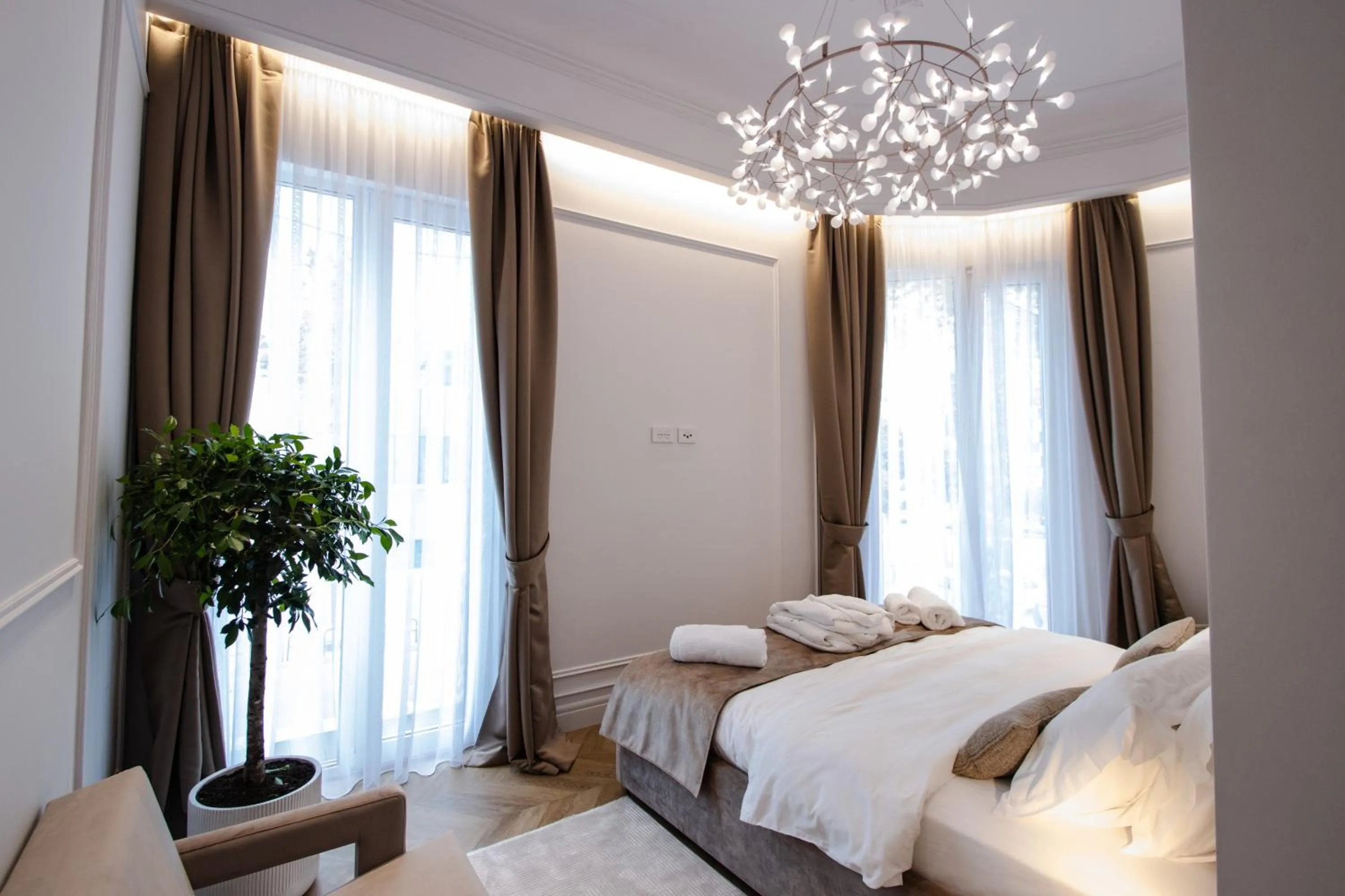 Bed in The Crown Boutique Hotel & SPA