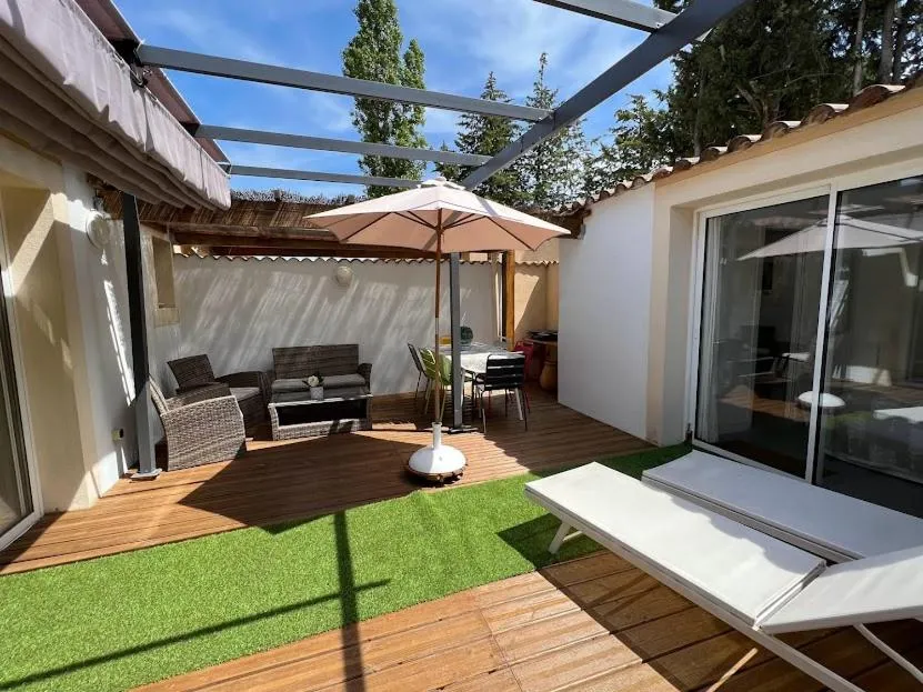 Property building in Bastidon Provençal - Patio privé, Piscine - Charme