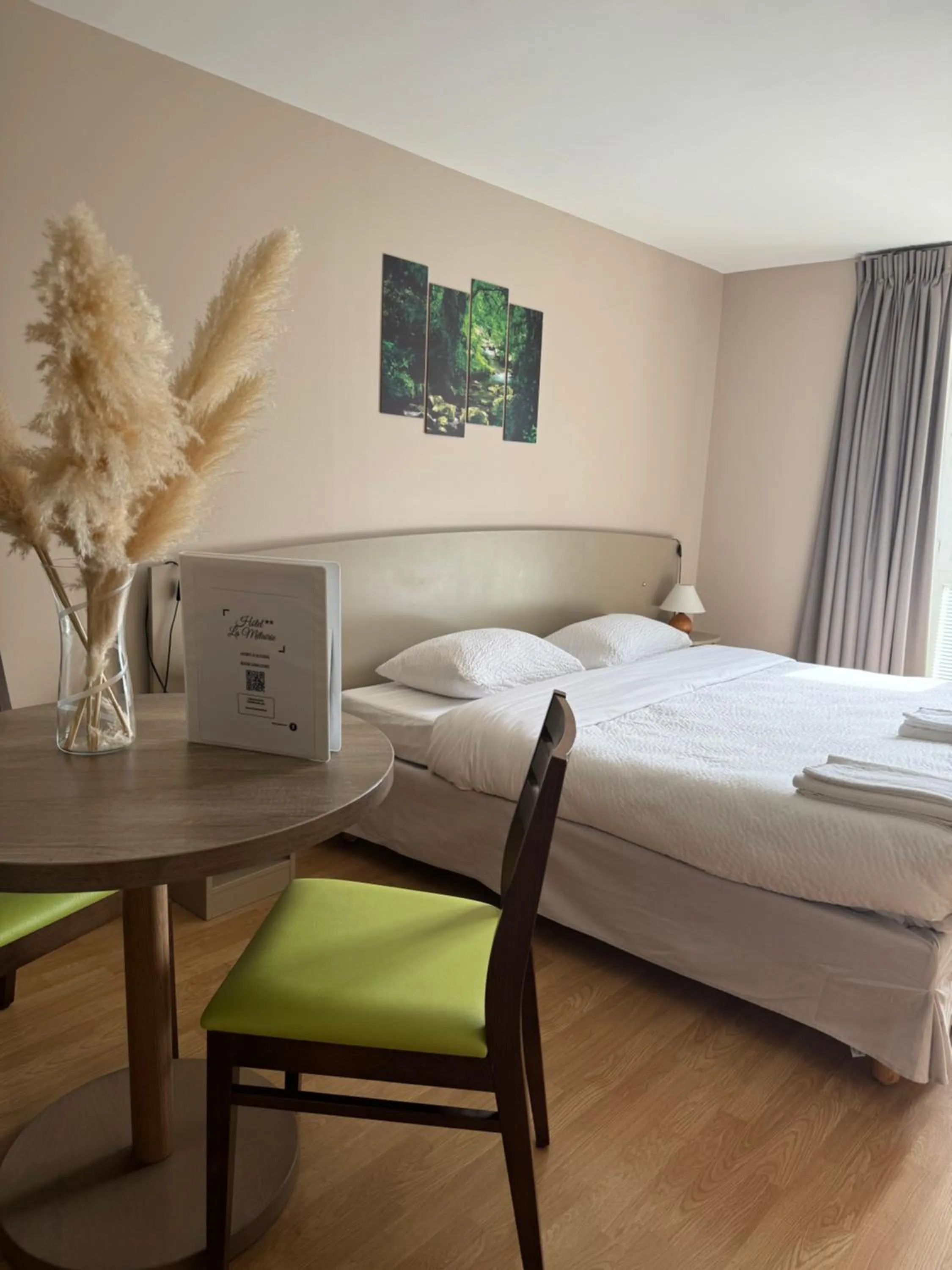 Bed in Contact Hôtel La Métairie