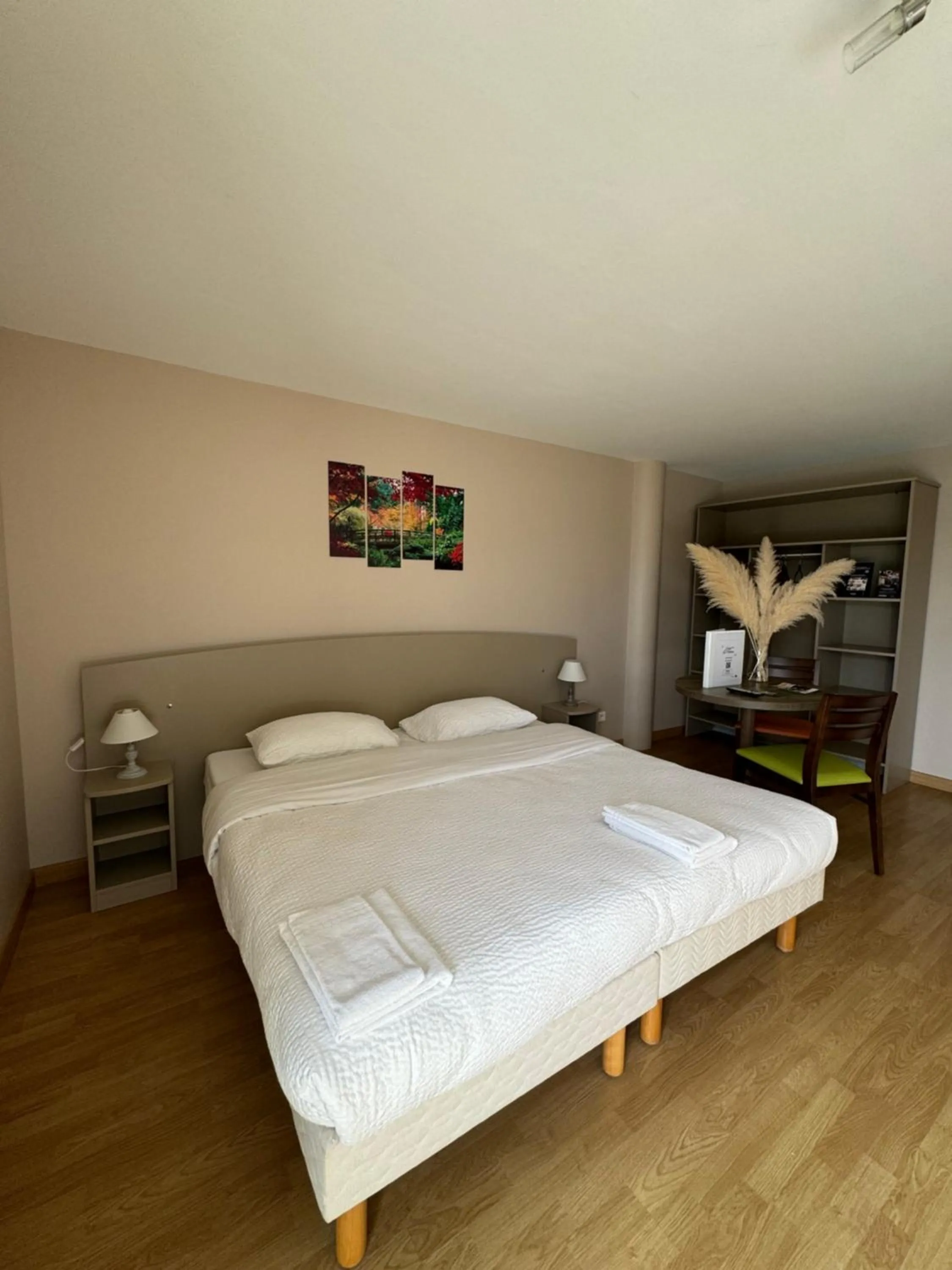 Bed in Contact Hôtel La Métairie