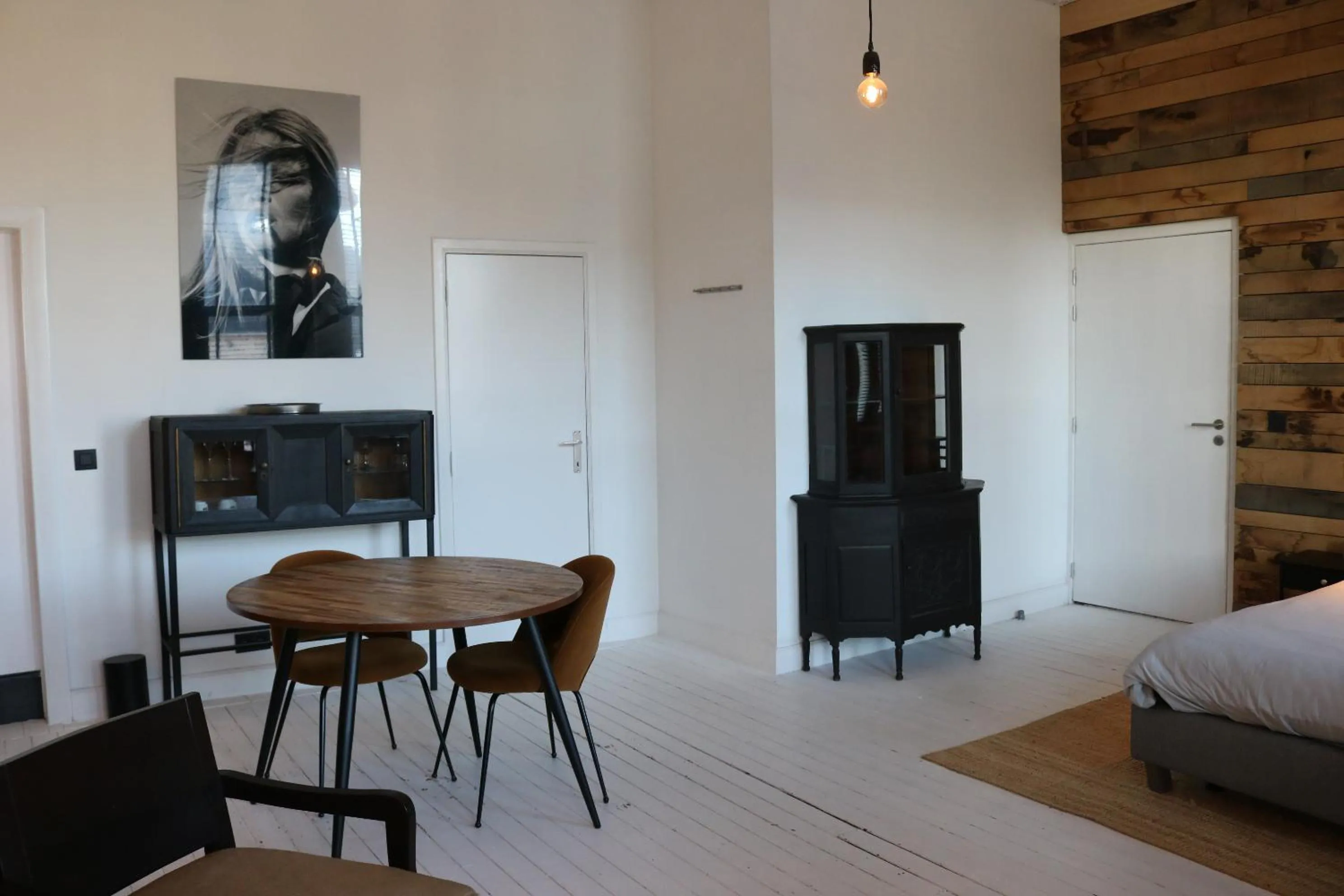 Dining area, Bed in Peter House