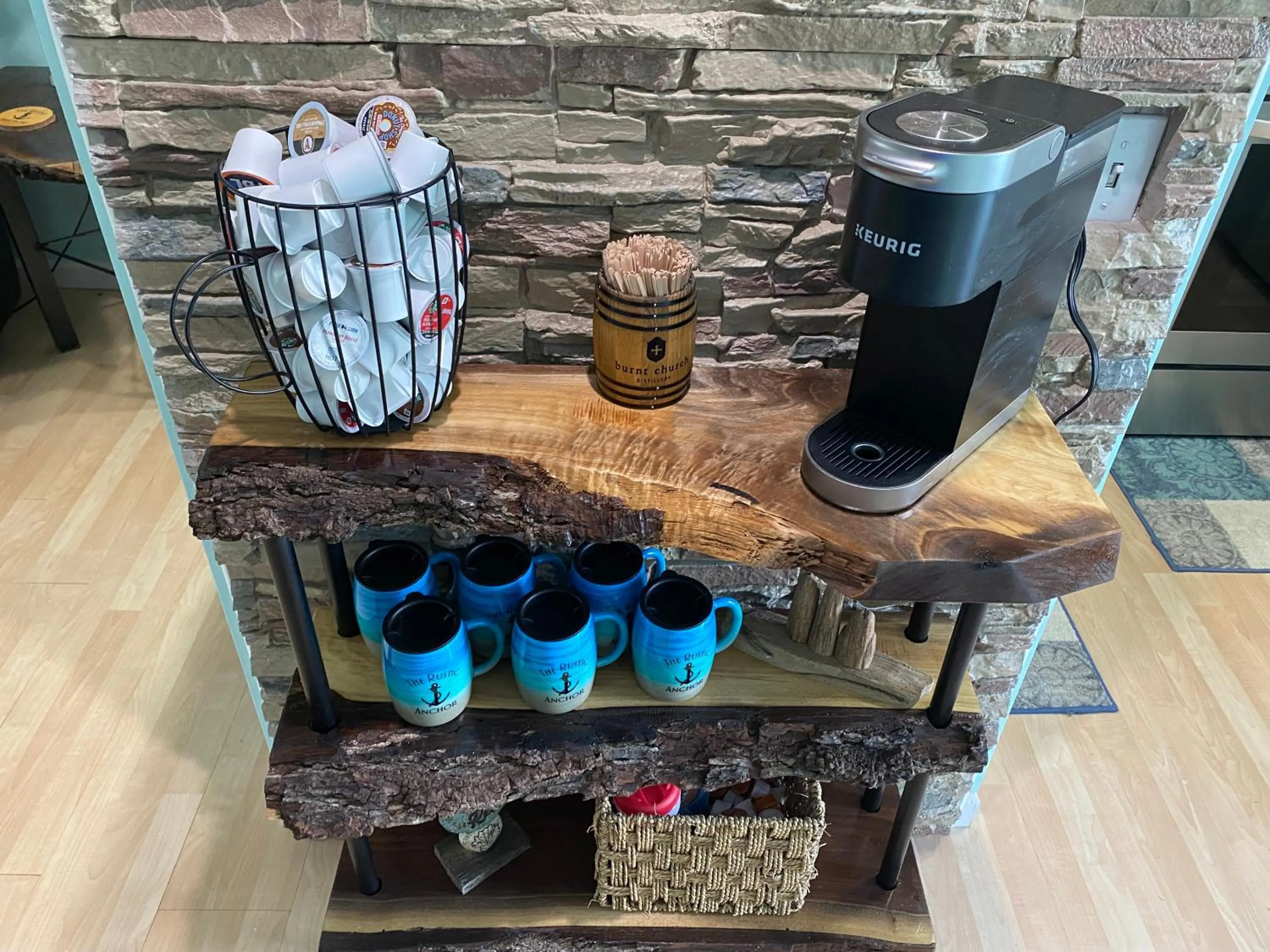 Coffee/tea facilities in The Rustic Anchor
