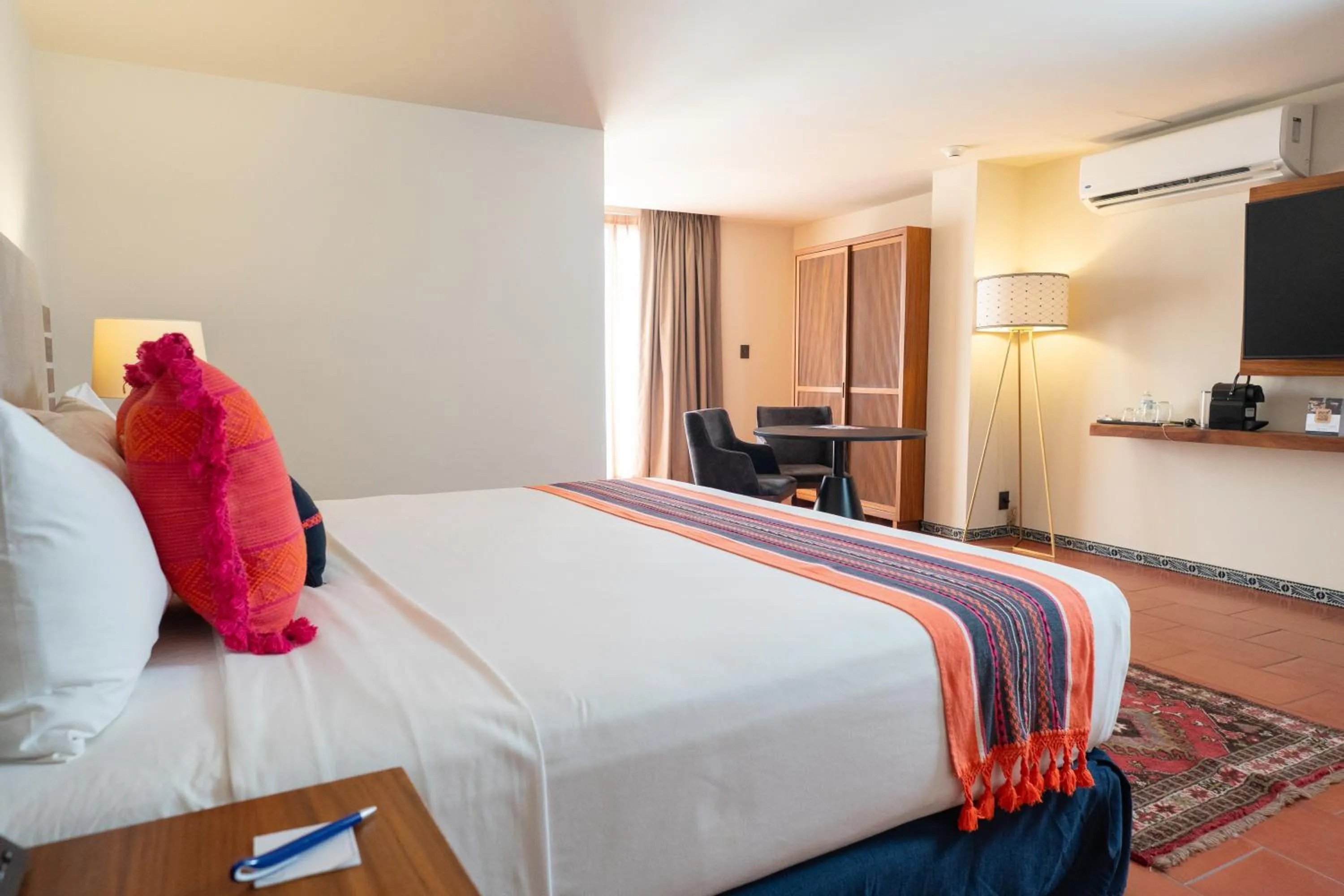 Bed in Casa Azulai Puebla Hotel Boutique