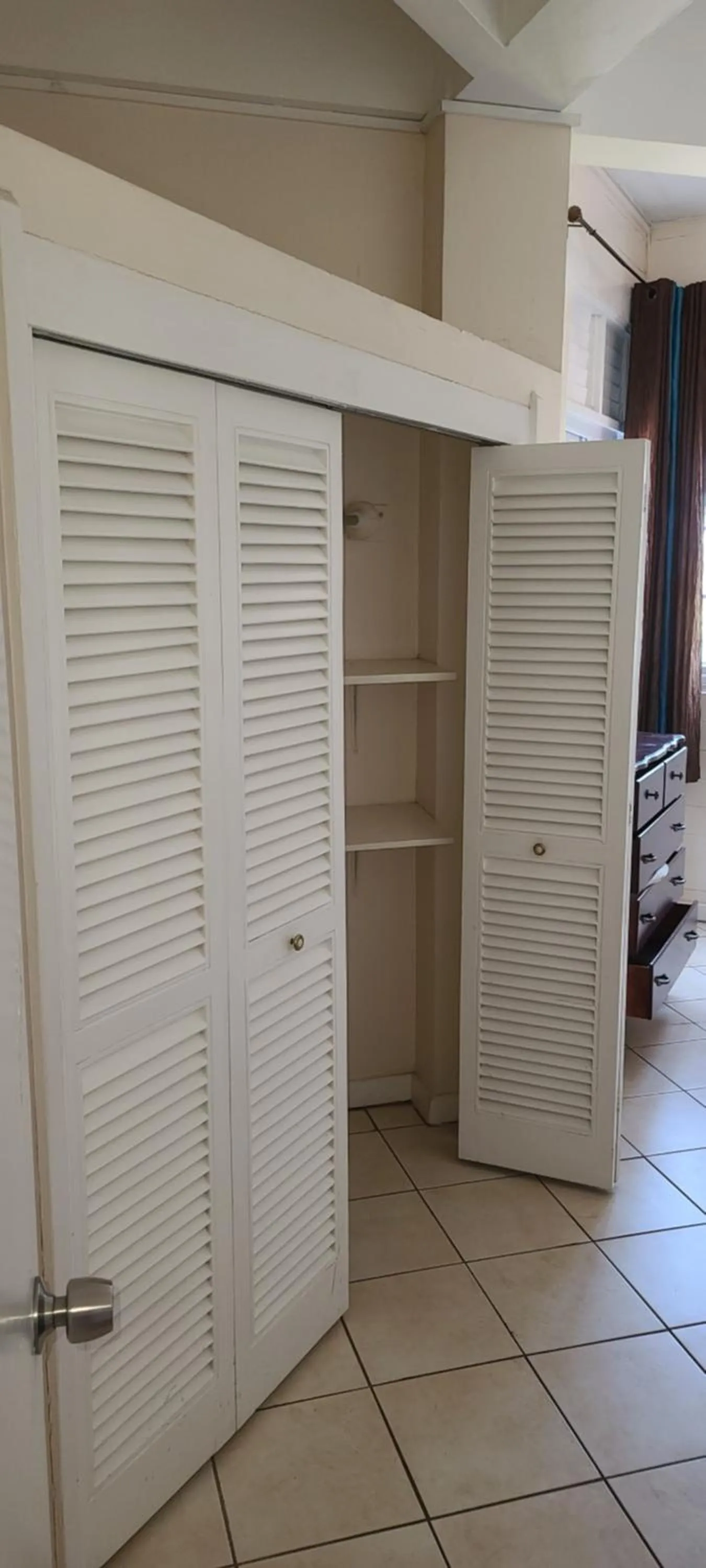 Bedroom, Bathroom in Fisherman's Point