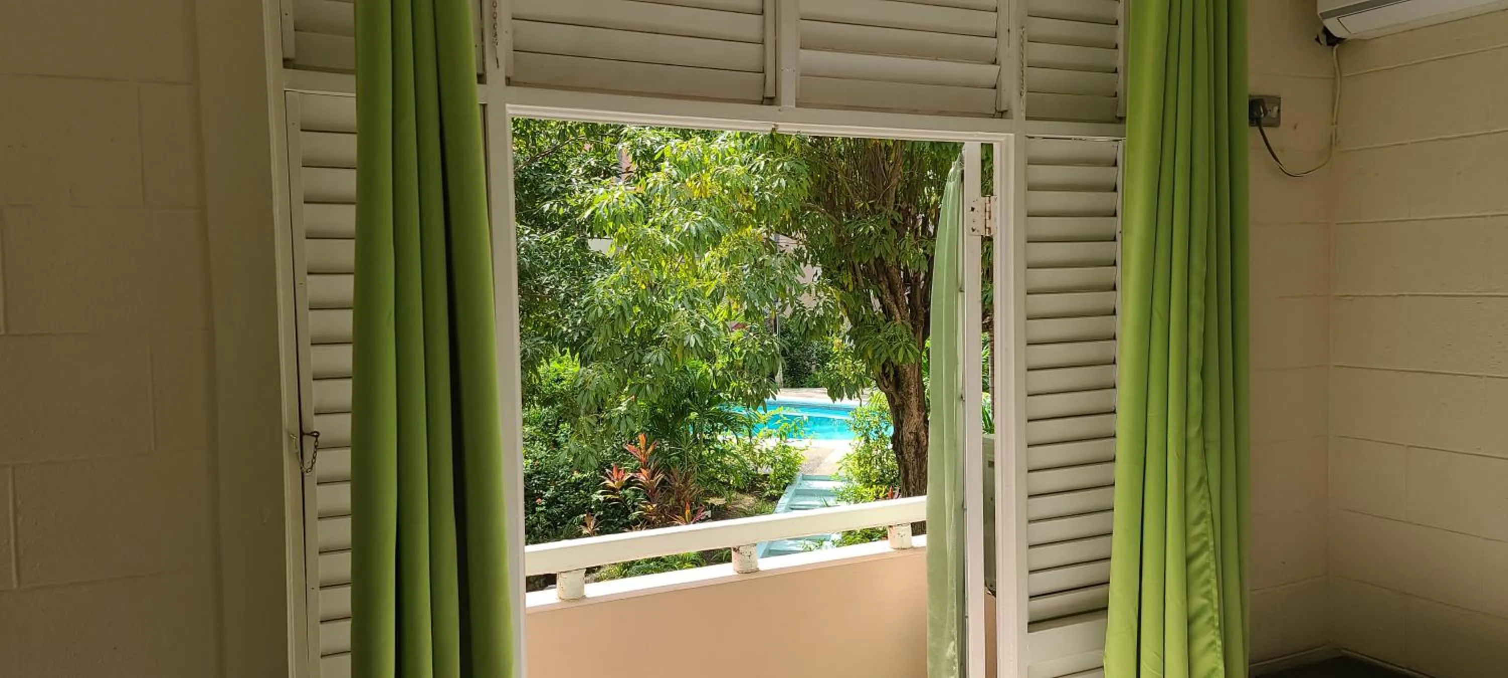 Garden view in Fisherman's Point