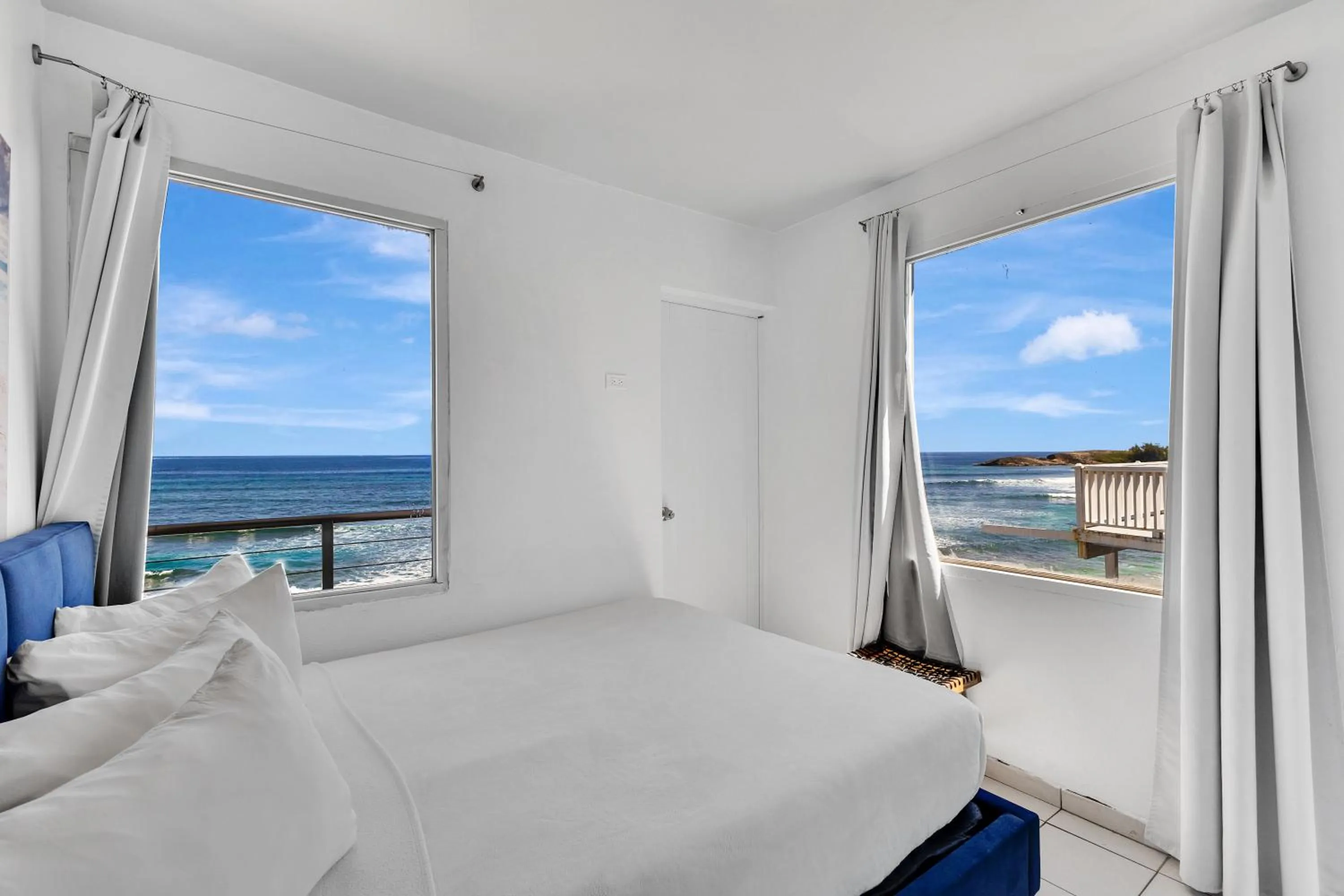 Bed in Bella Surf Inn