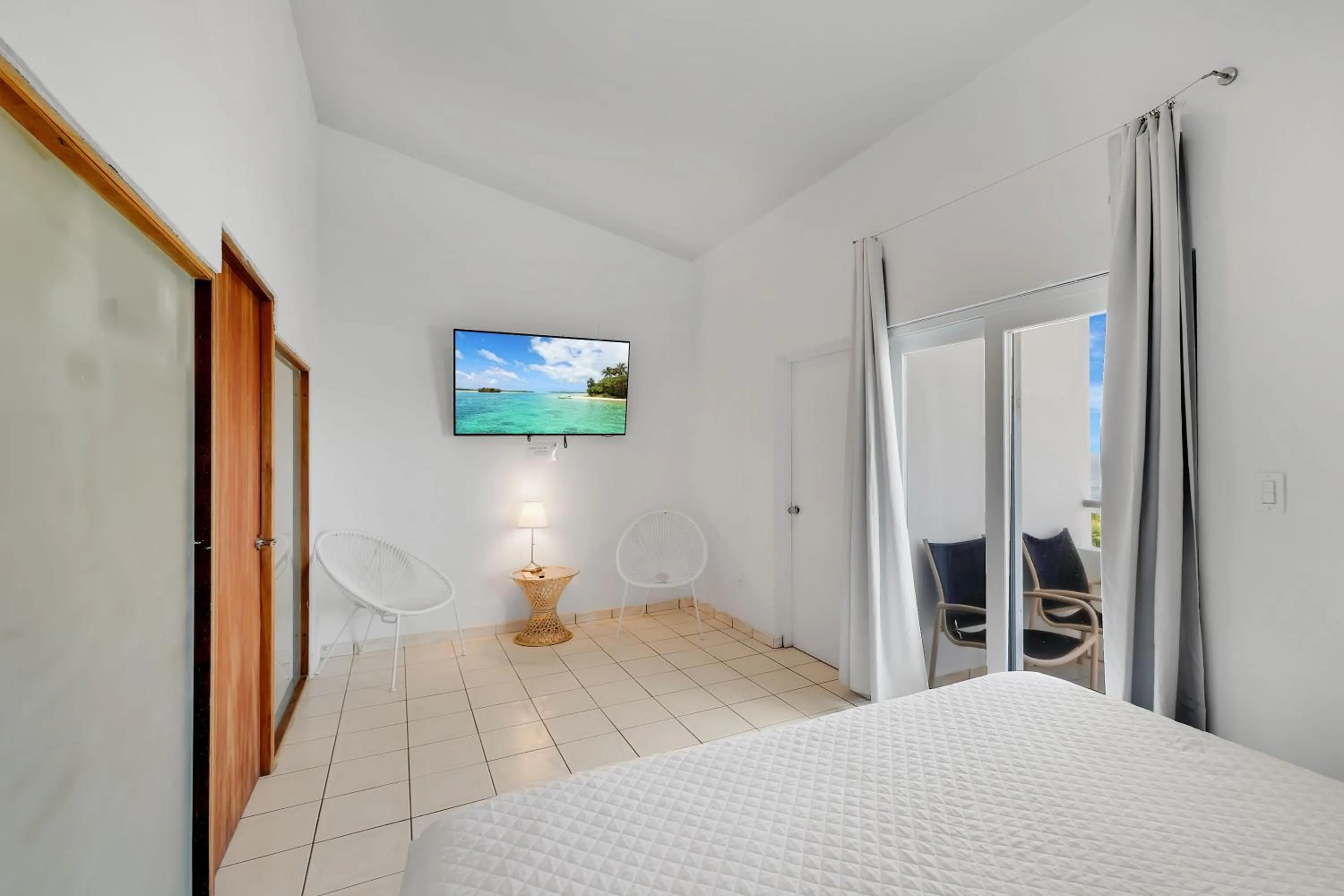 Bed in Bella Surf Inn