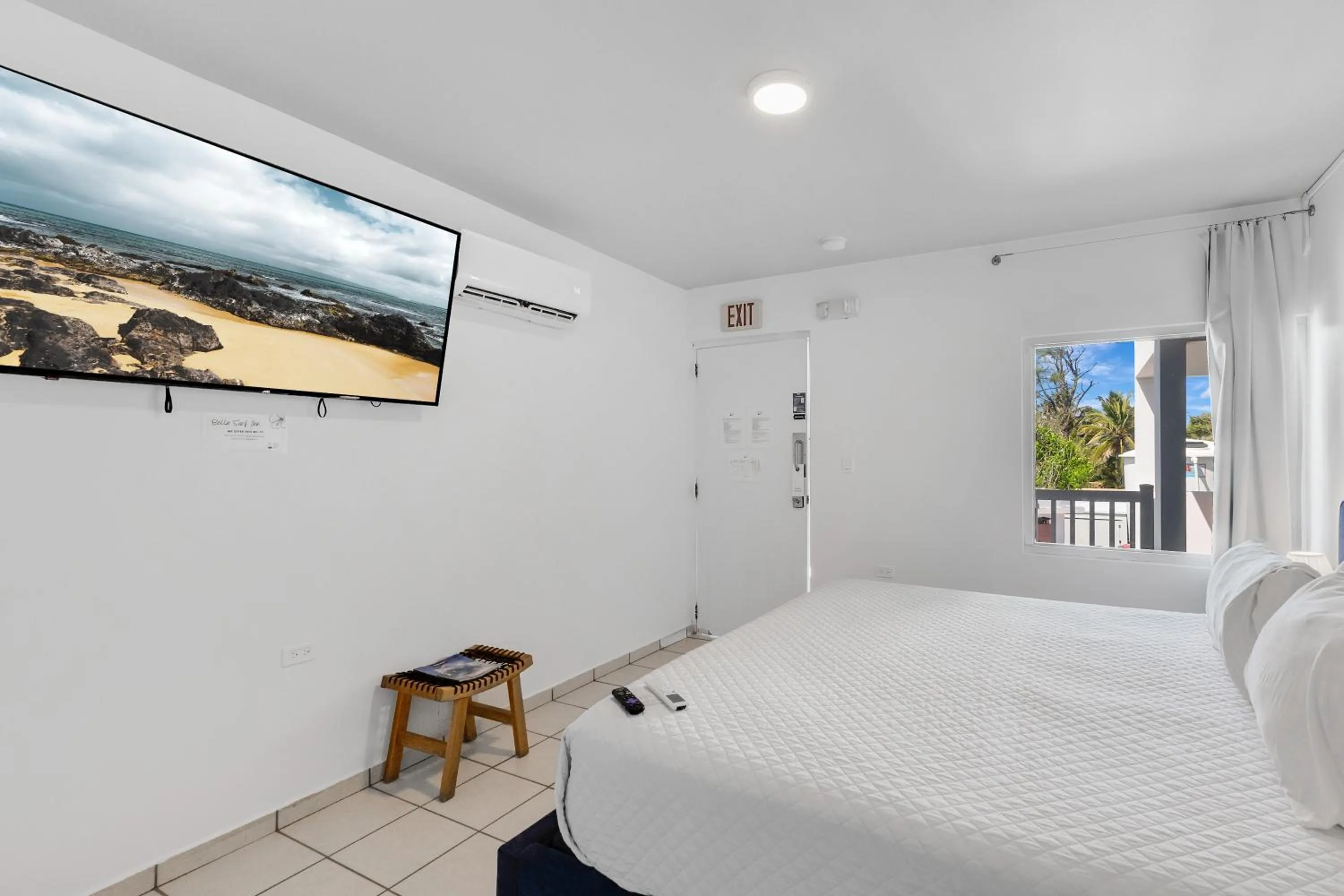 Bed in Bella Surf Inn