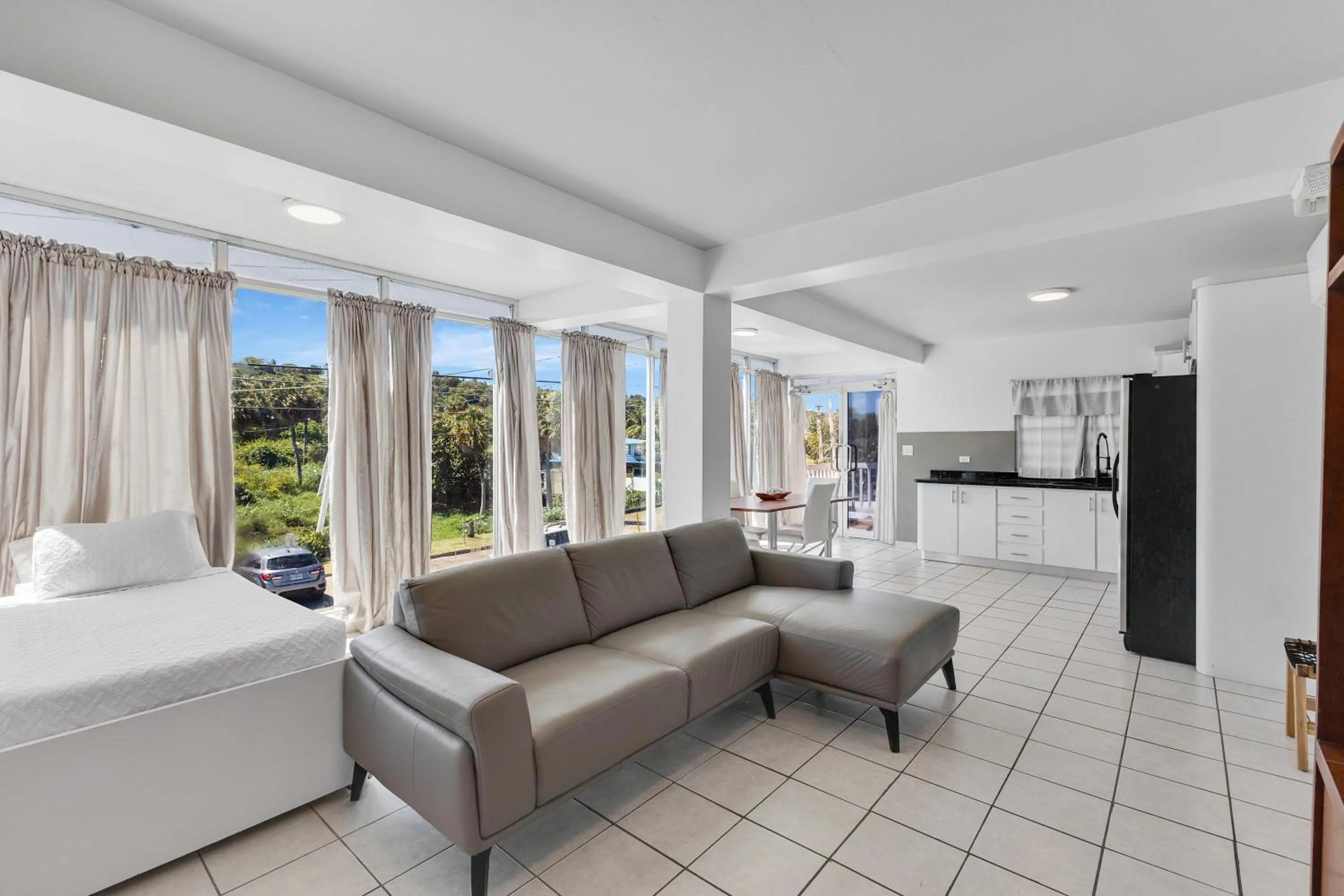 Bed in Bella Surf Inn