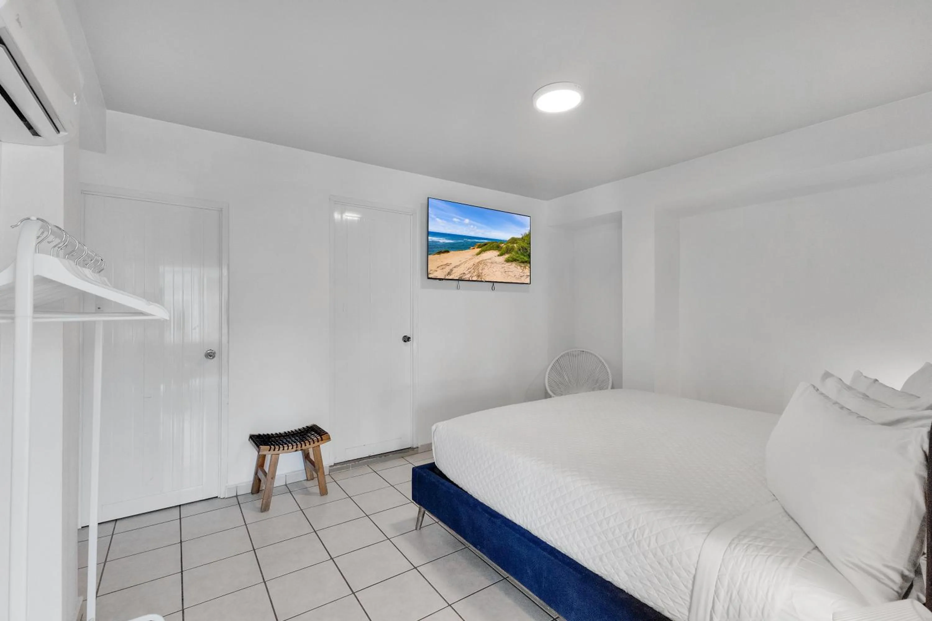 Bed in Bella Surf Inn