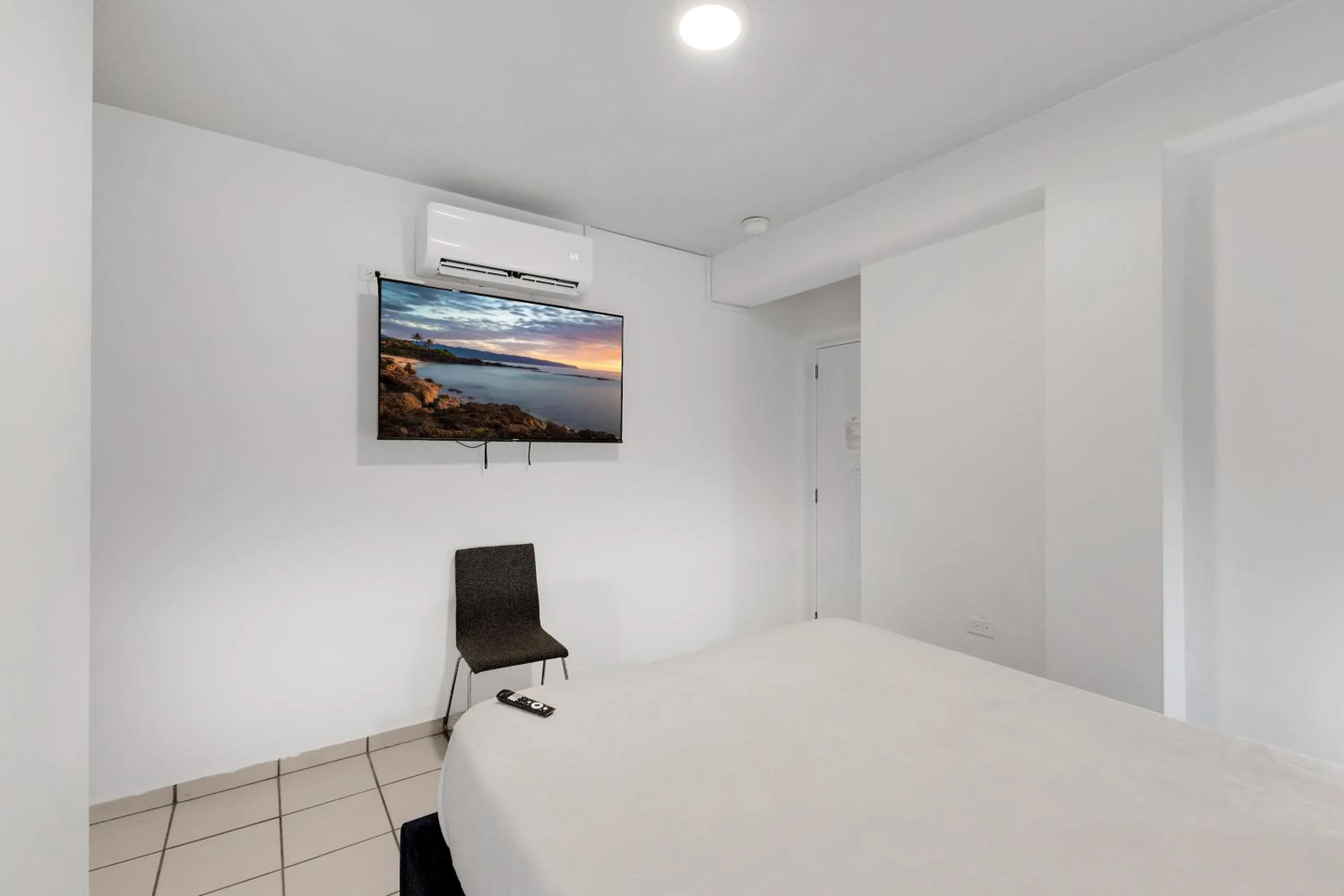 Bed in Bella Surf Inn