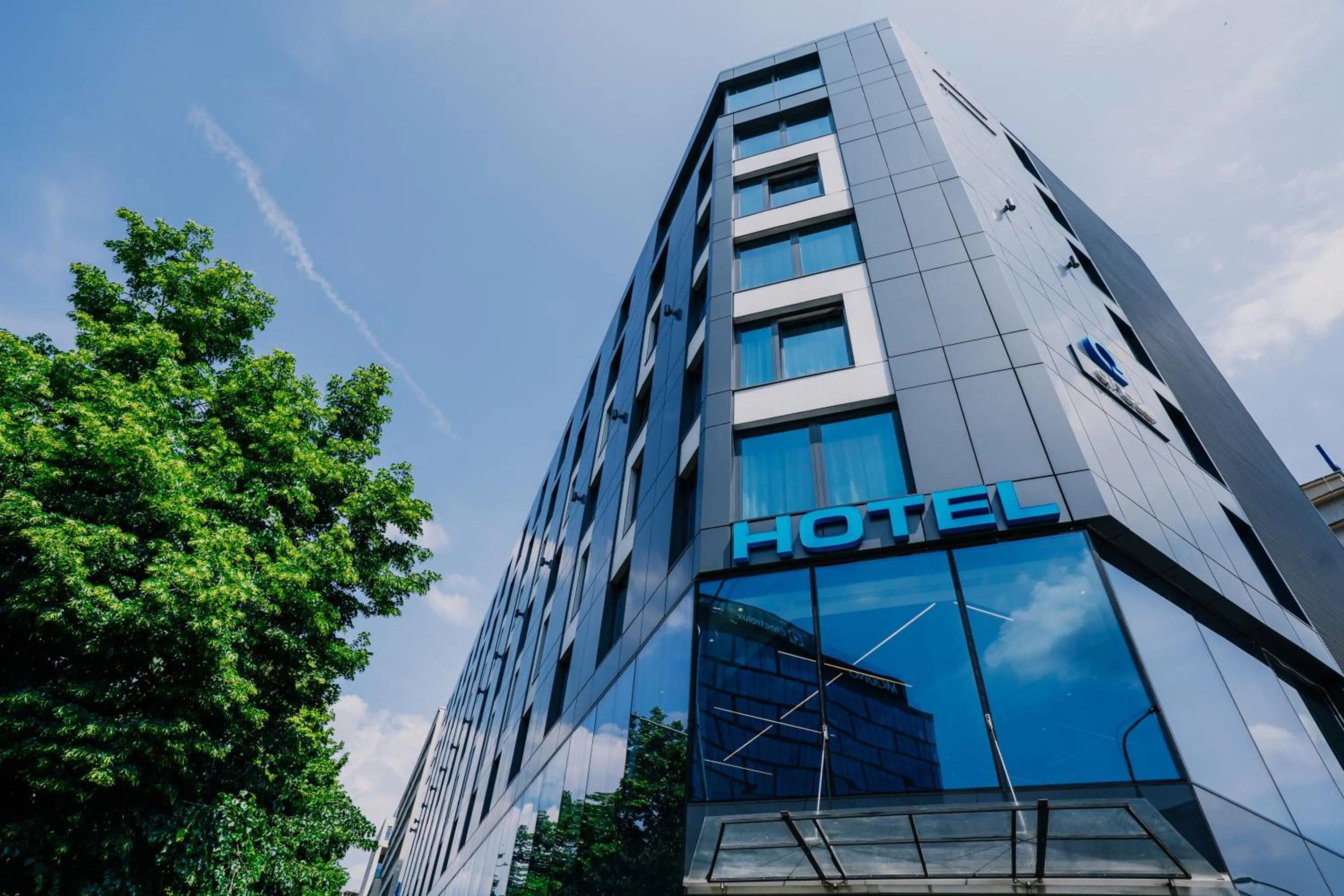 Facade/entrance in Q Hotel Plus Wrocław