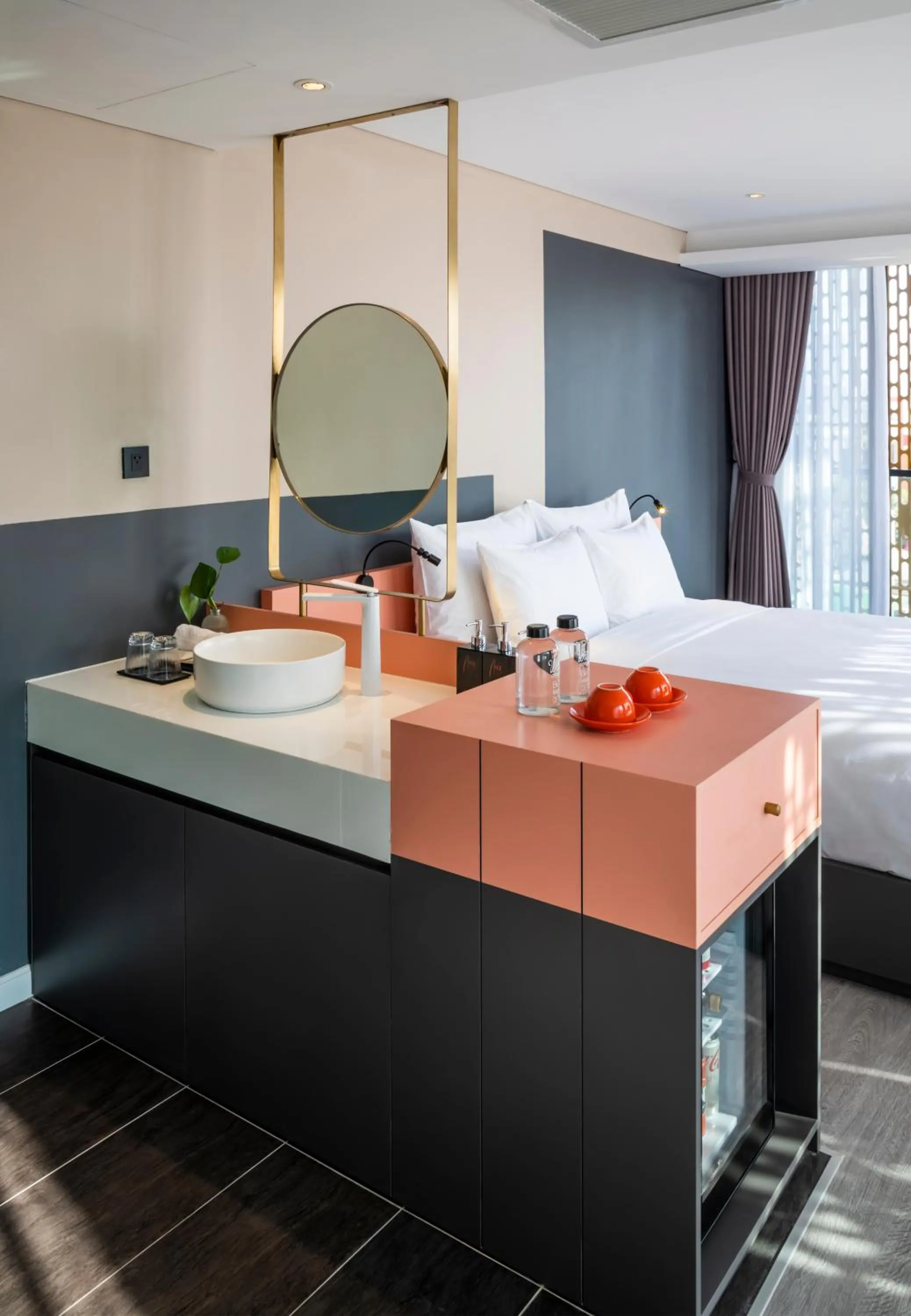 Bathroom, Bed in M92 Boutique Da Nang Beach Hotel