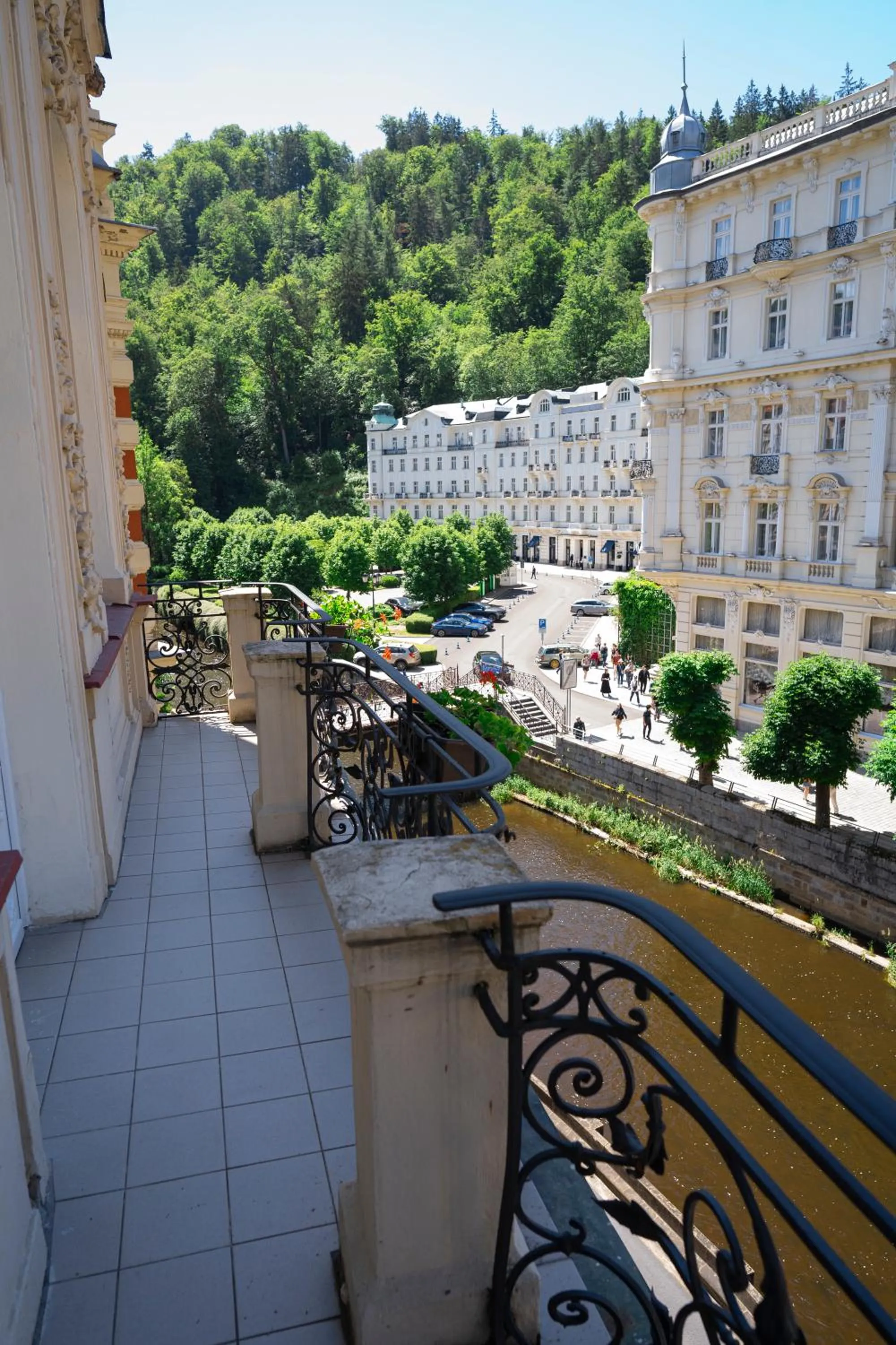 Property building in Alisa Hotel