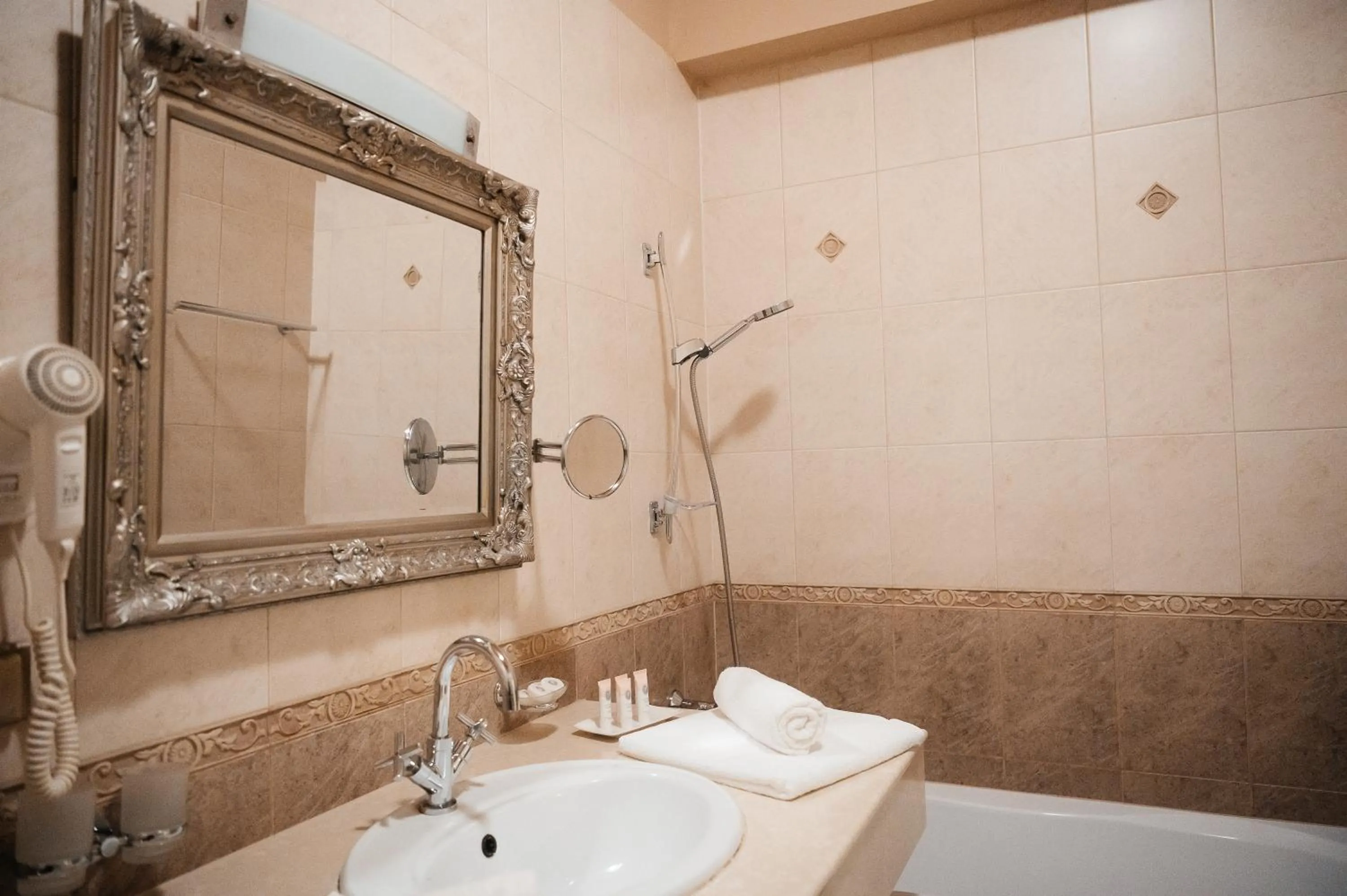 Bathroom in Alisa Hotel