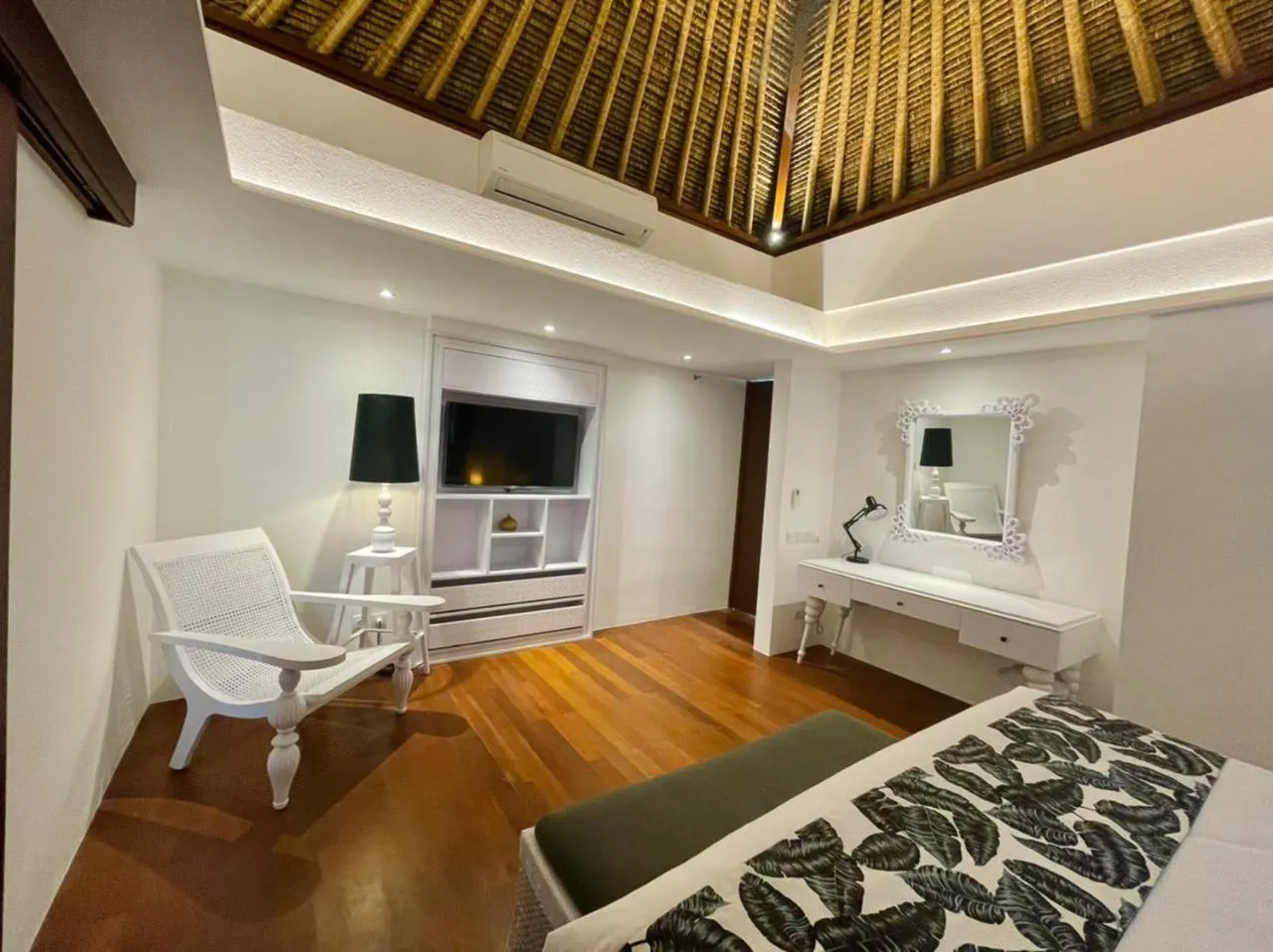 TV and multimedia, Bed in Calm Villa
