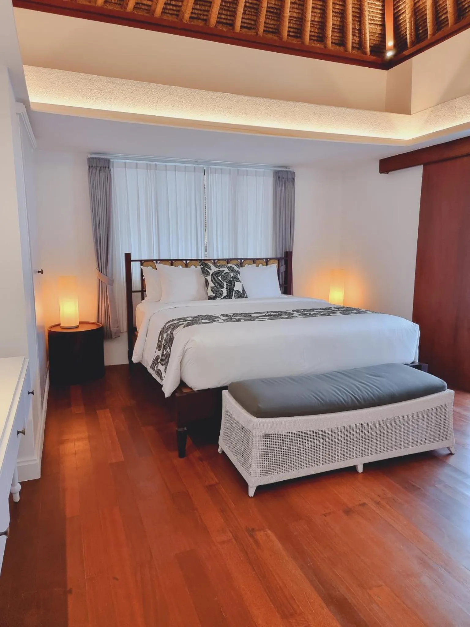 Bed in Calm Villa