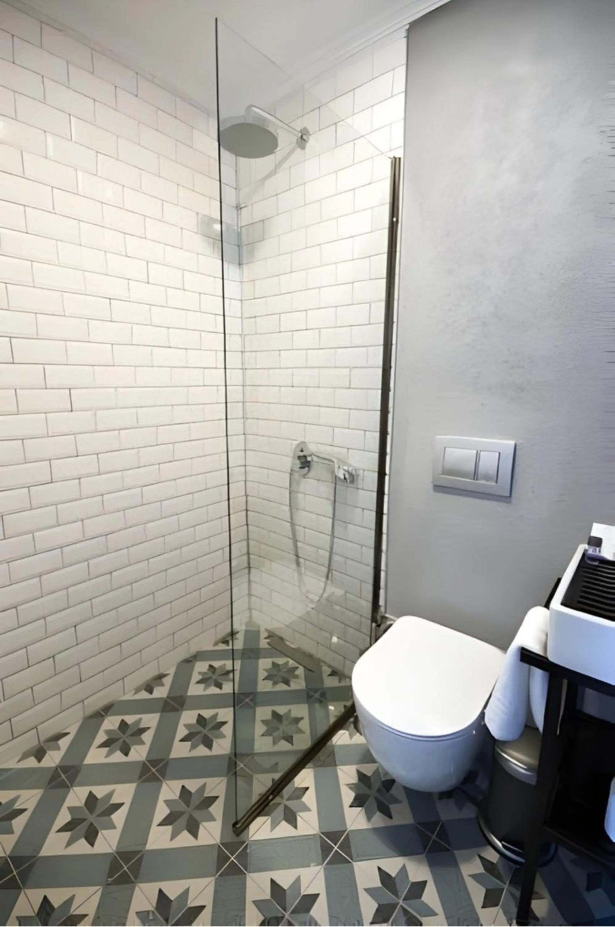 Shower in Smart City Suites Hotel Bodrum