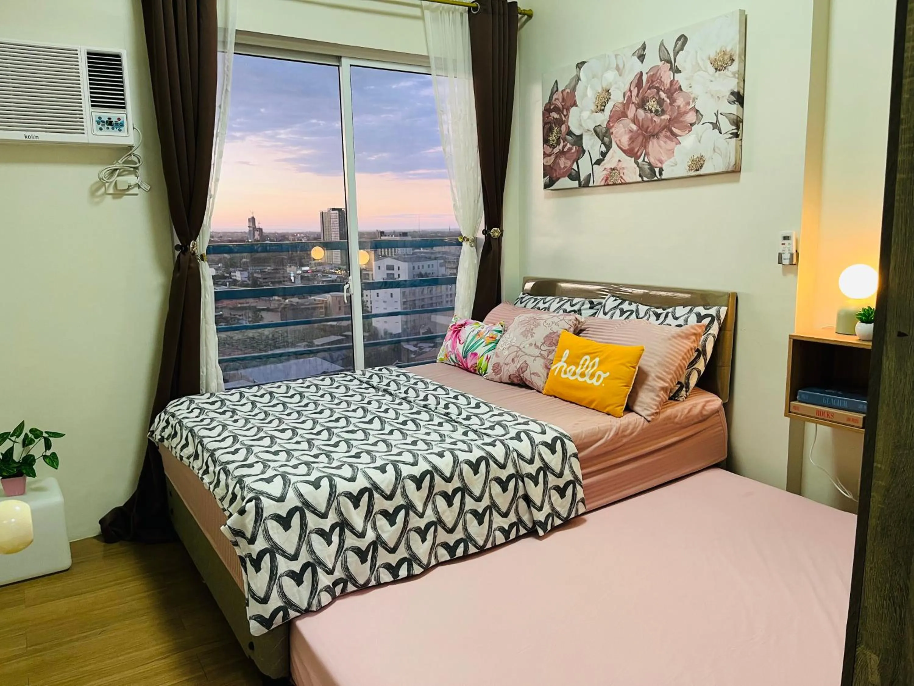 Bed in 1-Bed - Sleeps 4 with High Rise City View