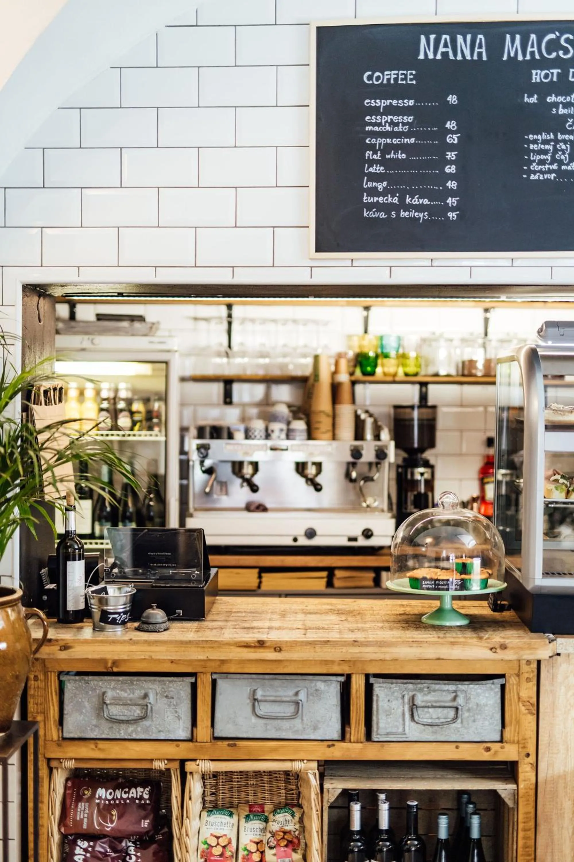 Restaurant/places to eat in Nana Macs