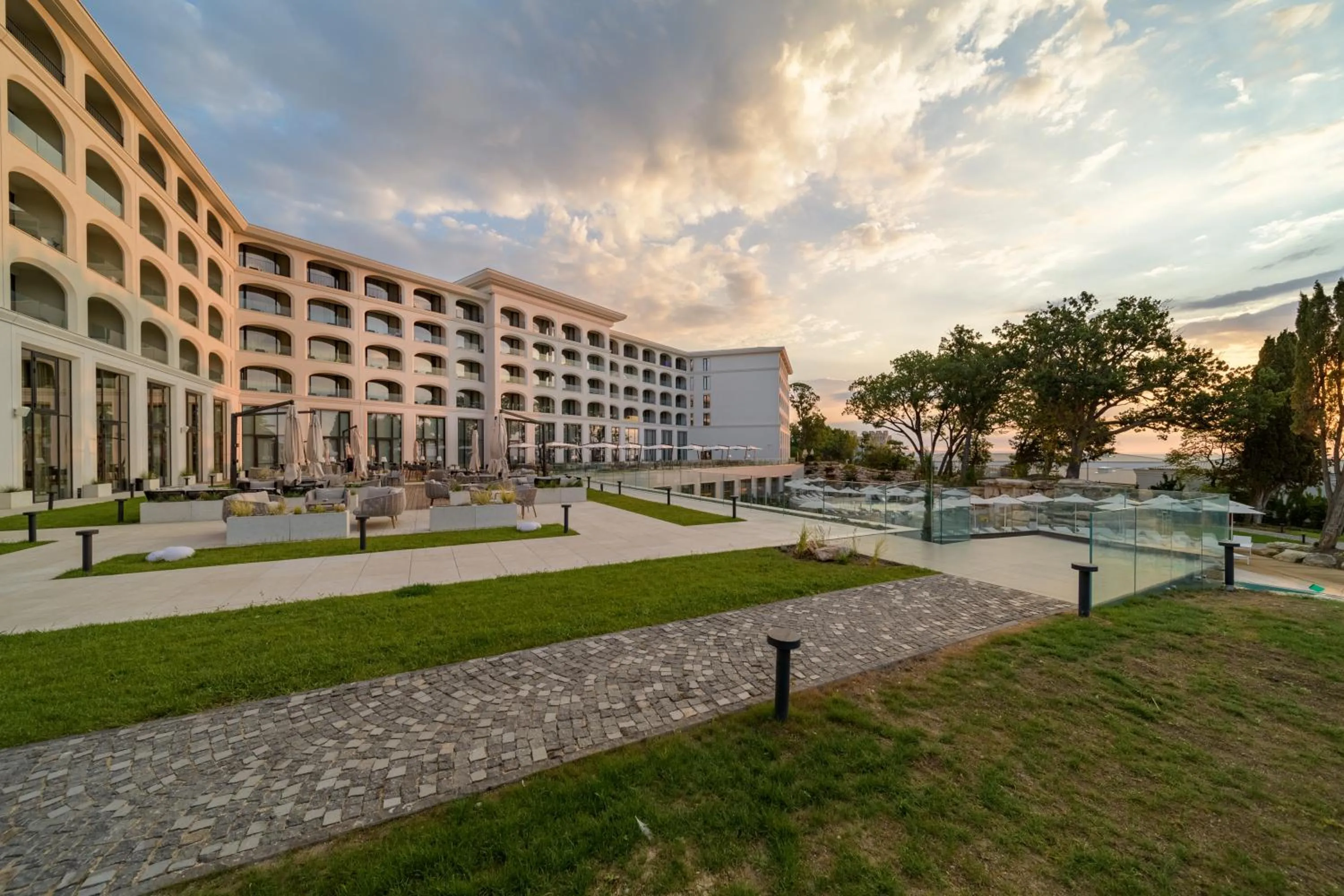 Restaurant/places to eat in Ensana Aquahouse