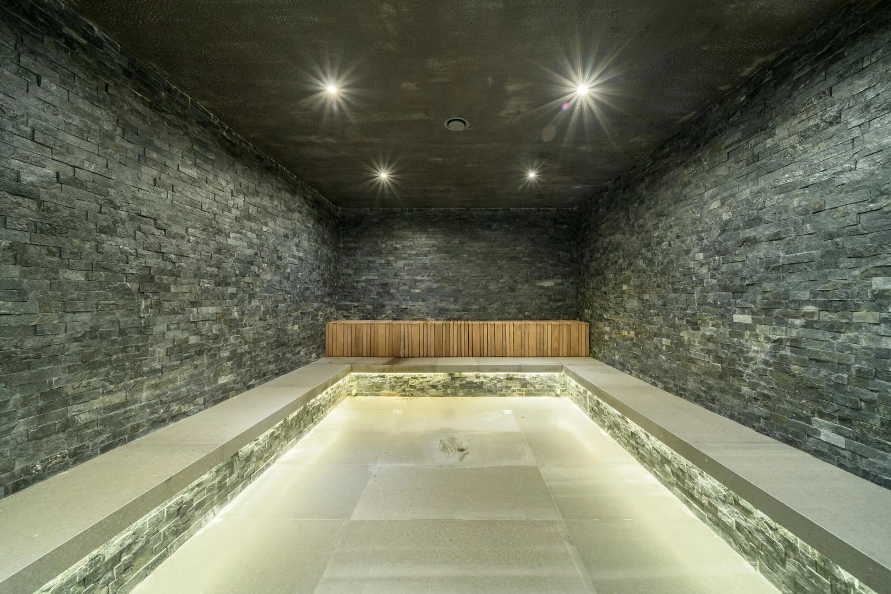 Steam room in Ensana Aquahouse
