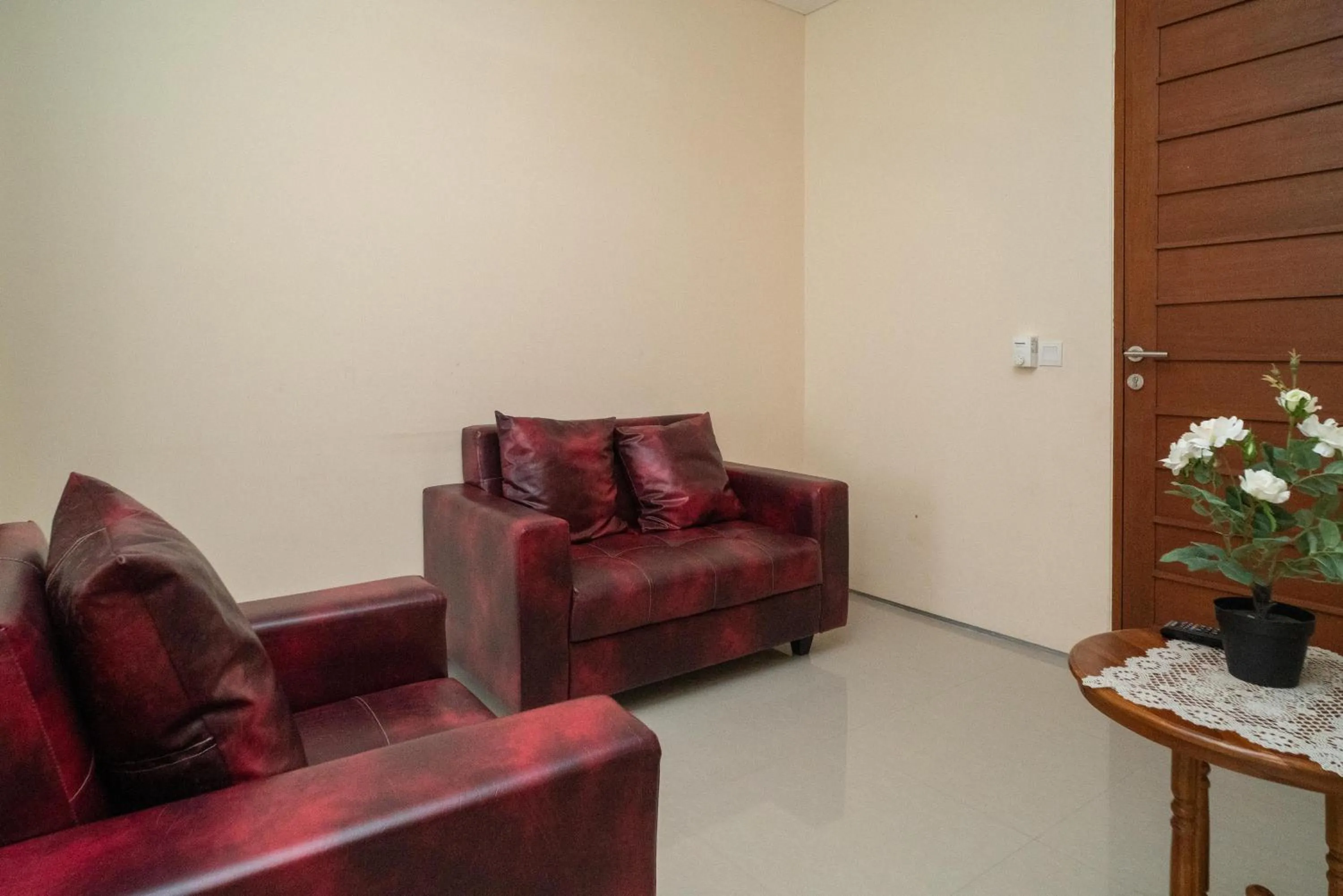 Seating area in RedDoorz near ITDC Nusa Dua