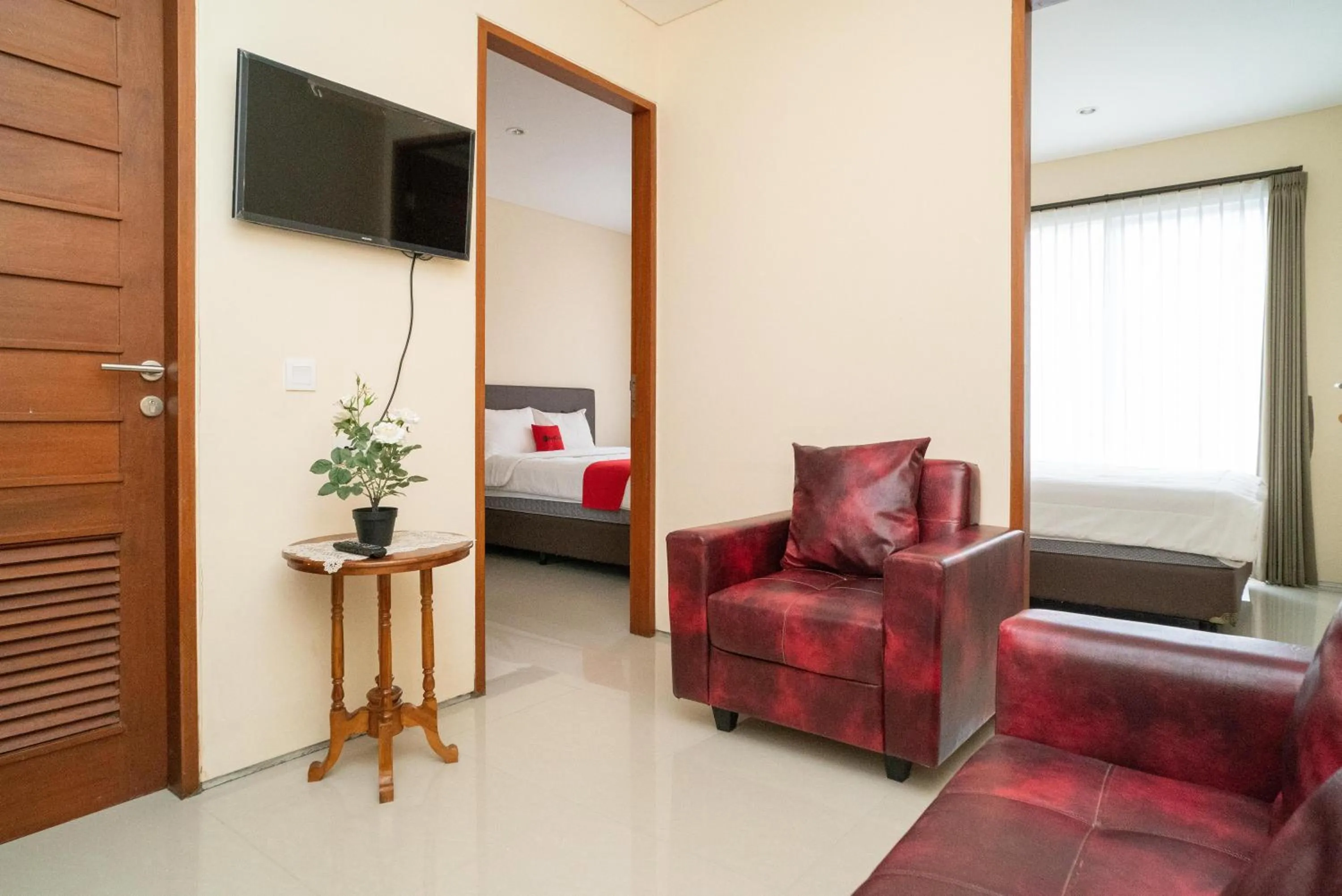 TV and multimedia in RedDoorz near ITDC Nusa Dua