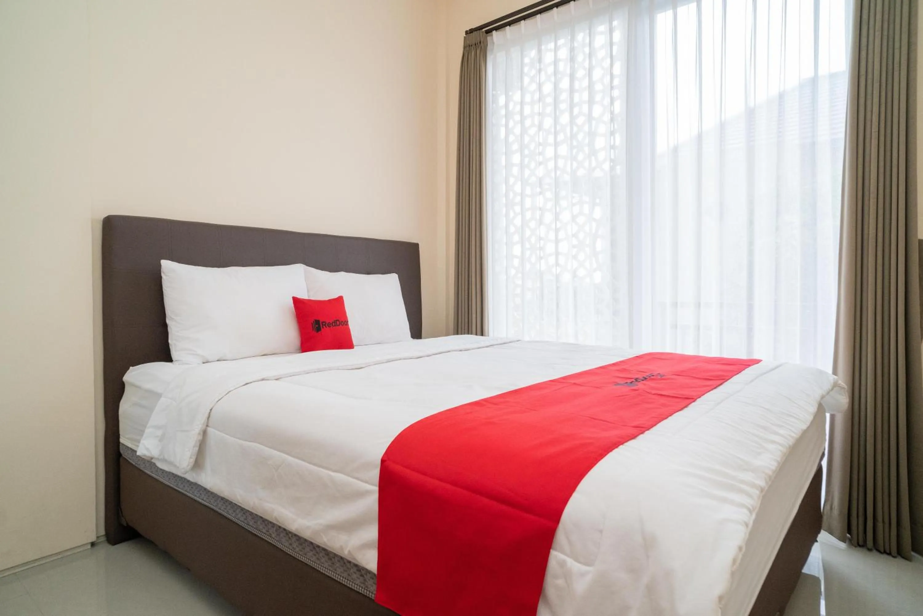 Bed in RedDoorz near ITDC Nusa Dua