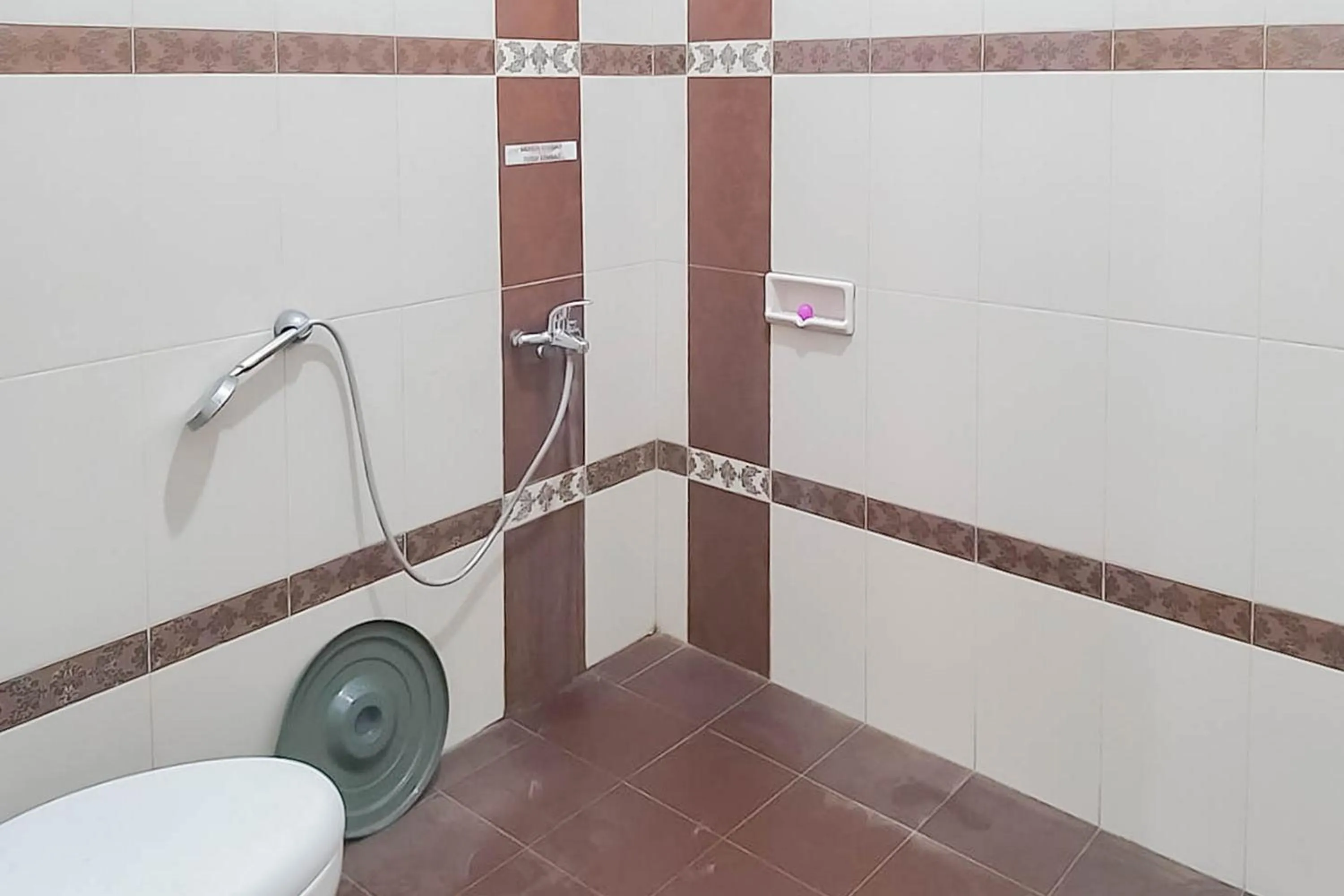 Bathroom in Angel Guest House Lembang RedPartner