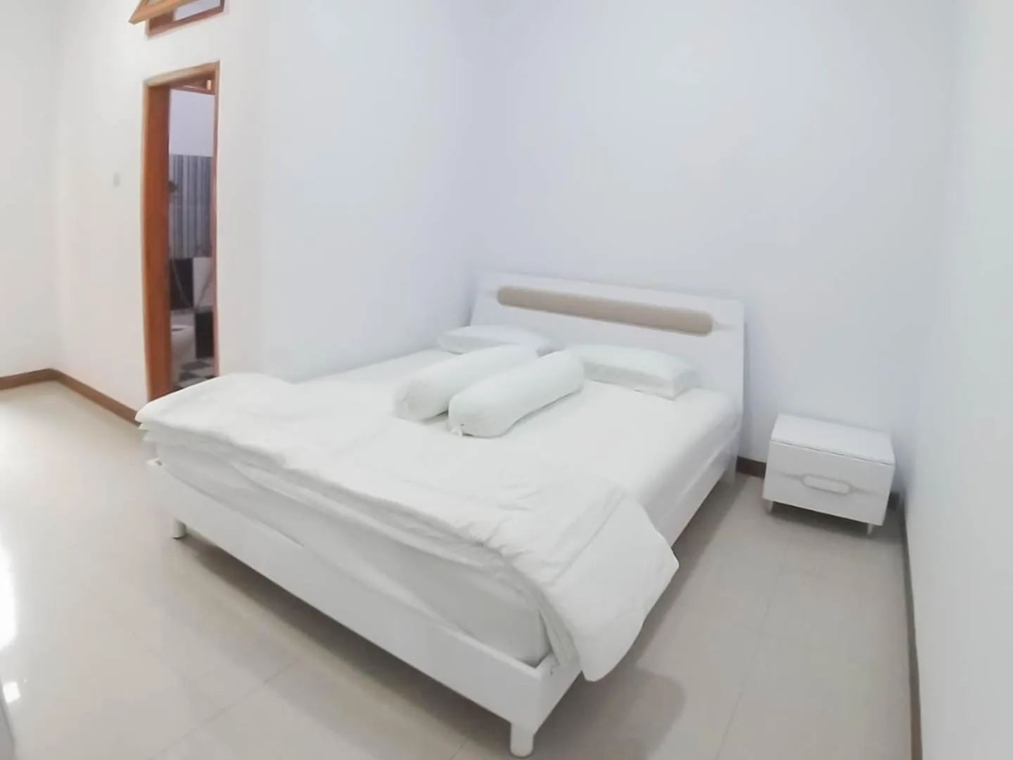 Bed in Angel Guest House Lembang RedPartner