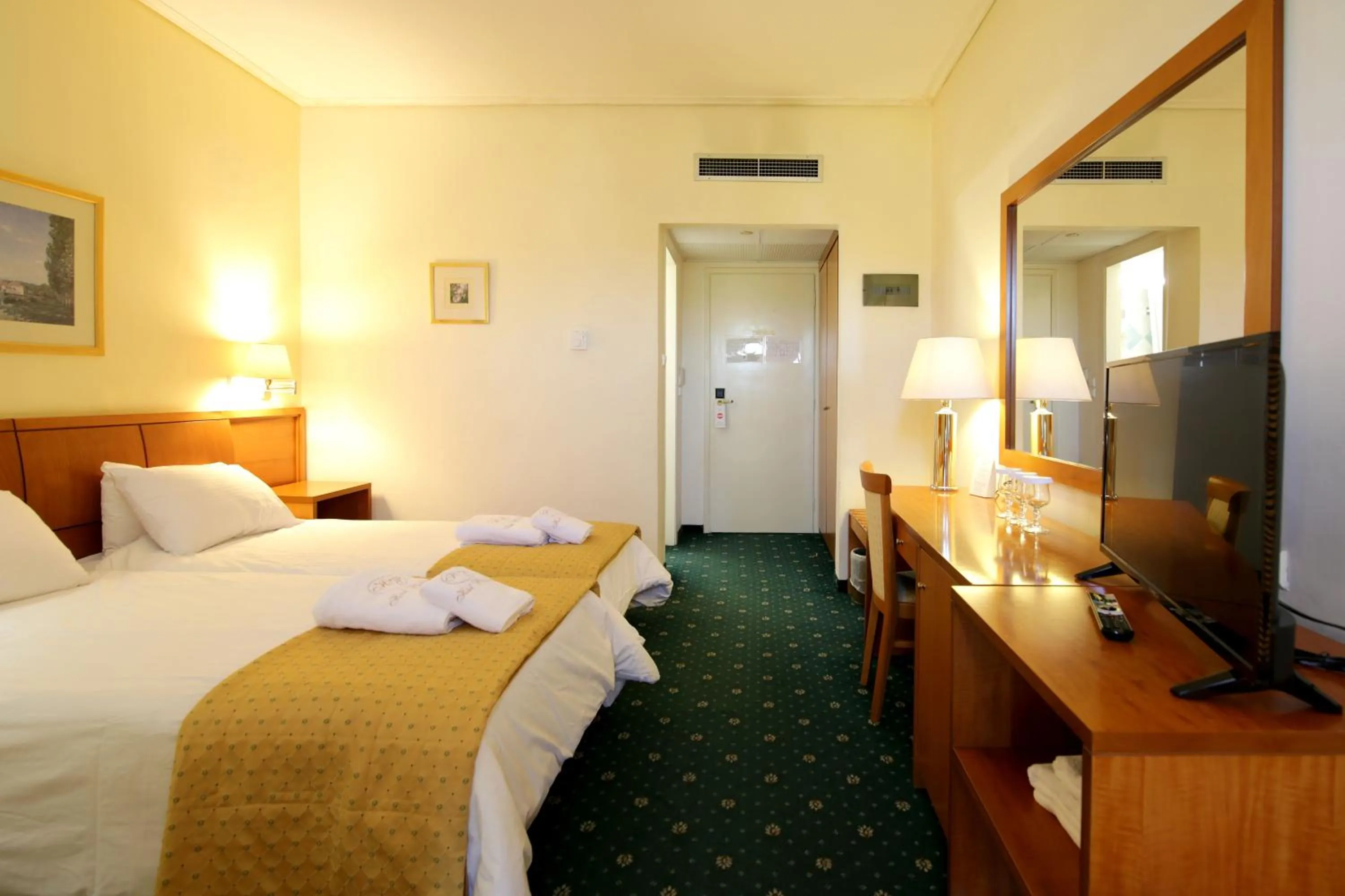 Bed in Hotel Philippos Livadeia