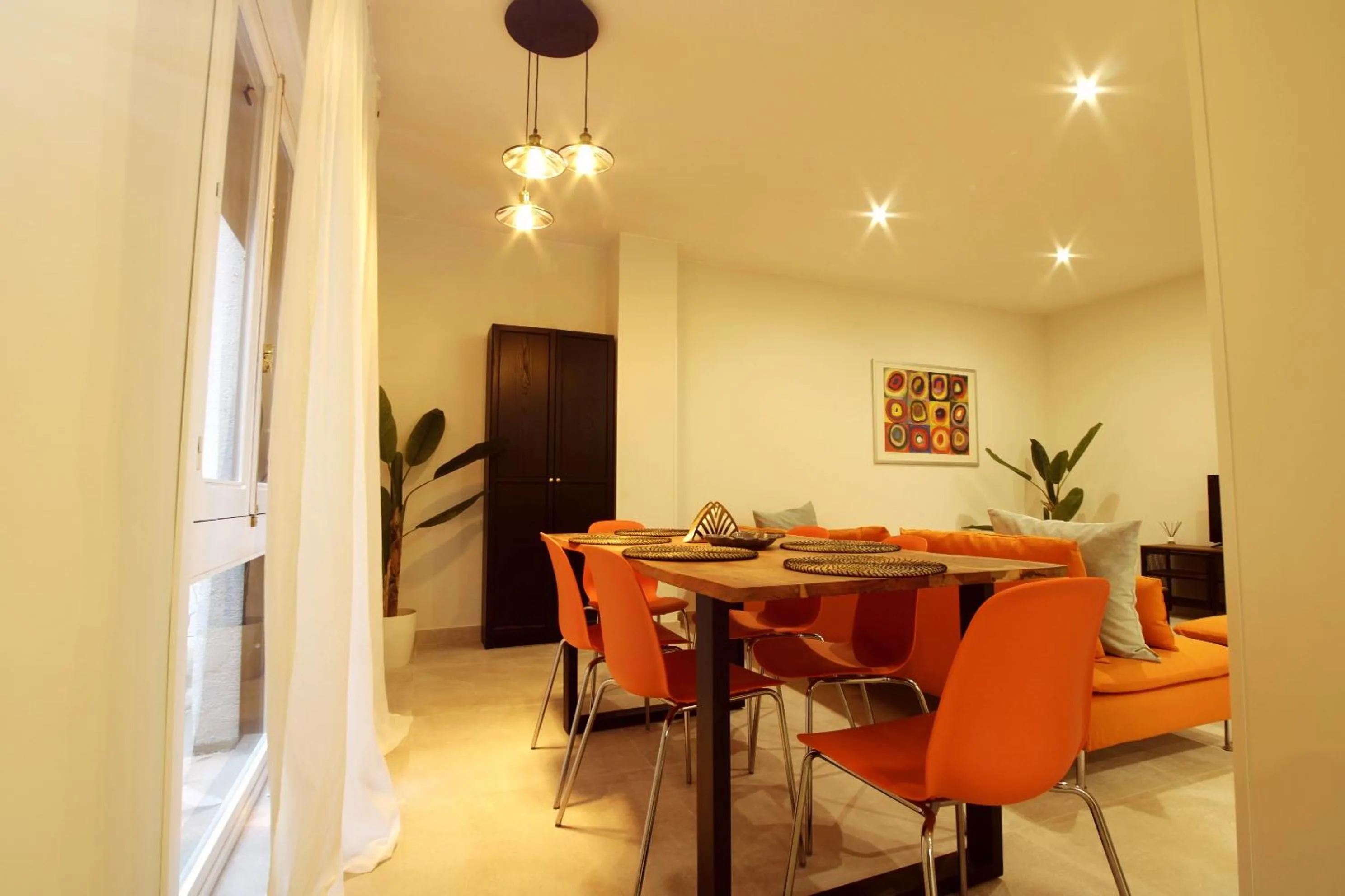 Dining area in A un paso de la Catedral