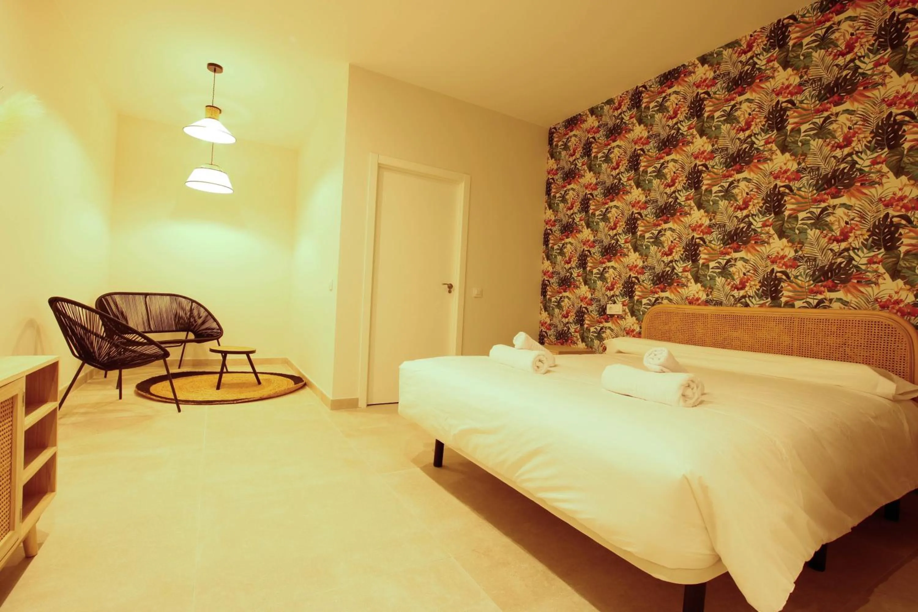 Bedroom, Bed in A un paso de la Catedral
