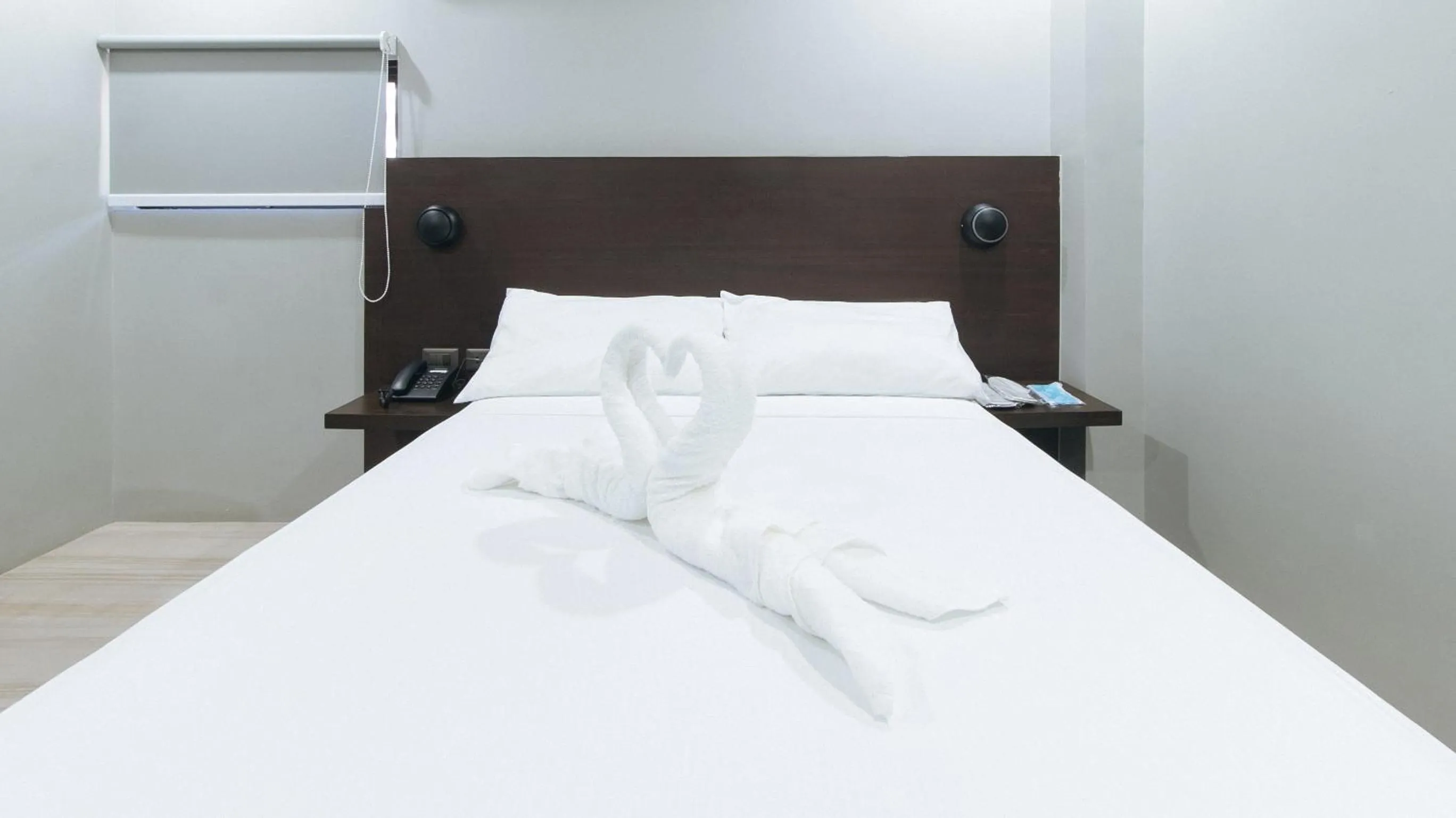 Photo of the whole room, Bed in Sunny Day Residences Antipolo