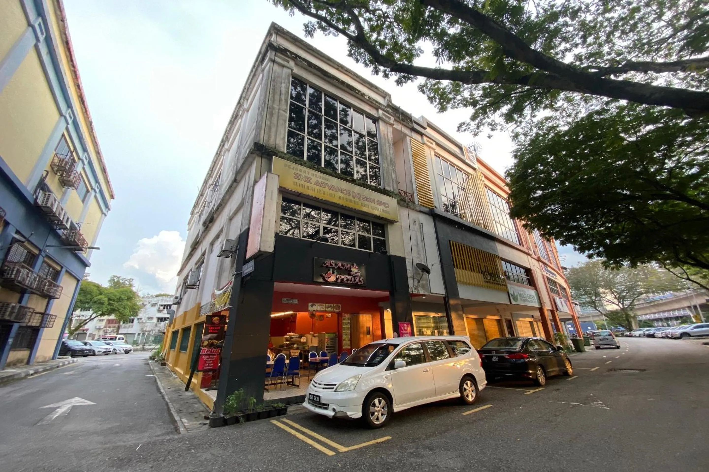 Facade/entrance in Hotel O Syariah Asam Pedas