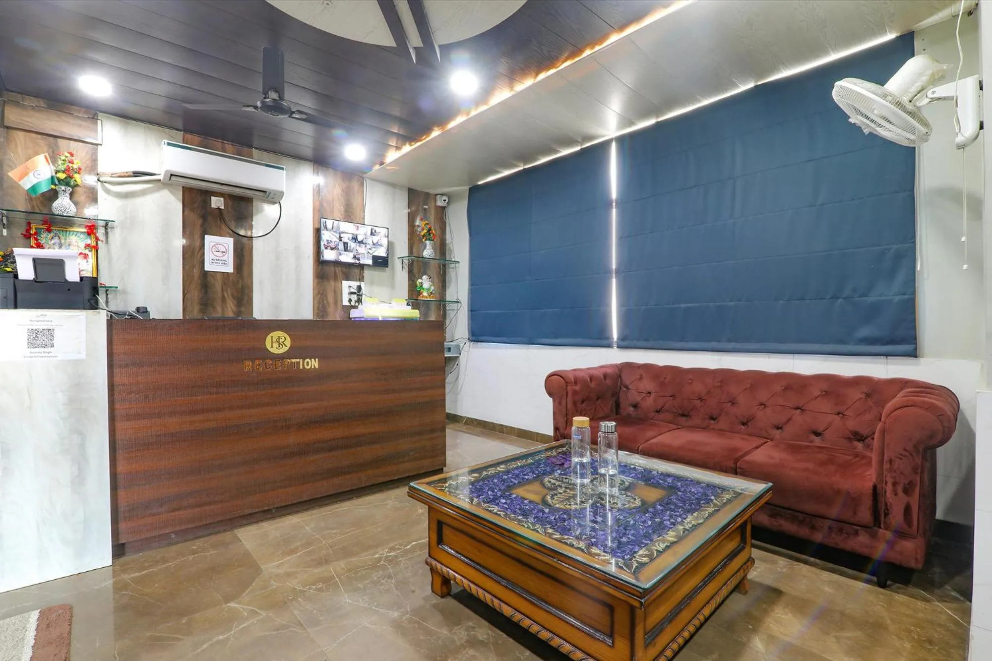 Lobby or reception in FabHotel Saumendra