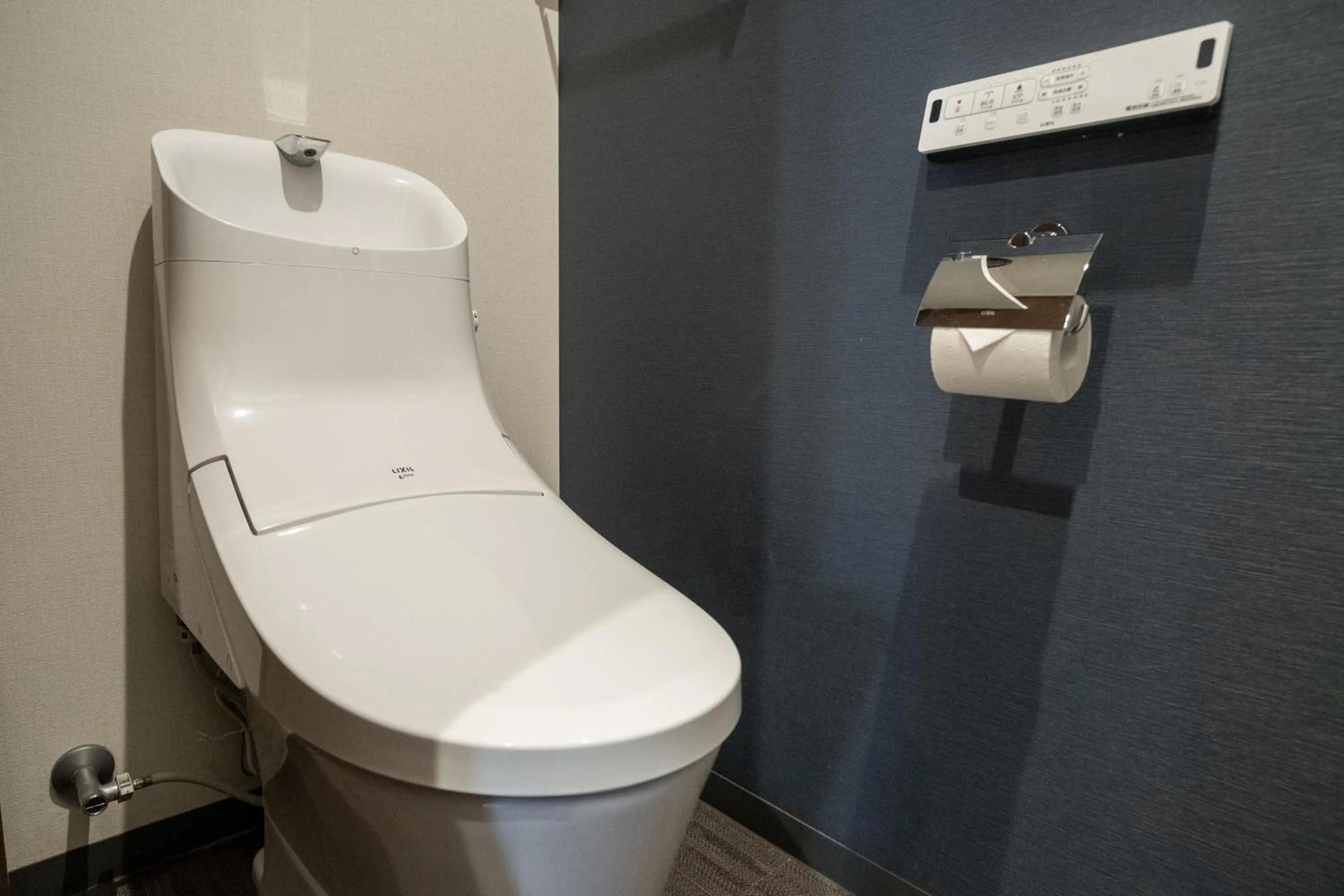 Toilet in ORI Rokkaku