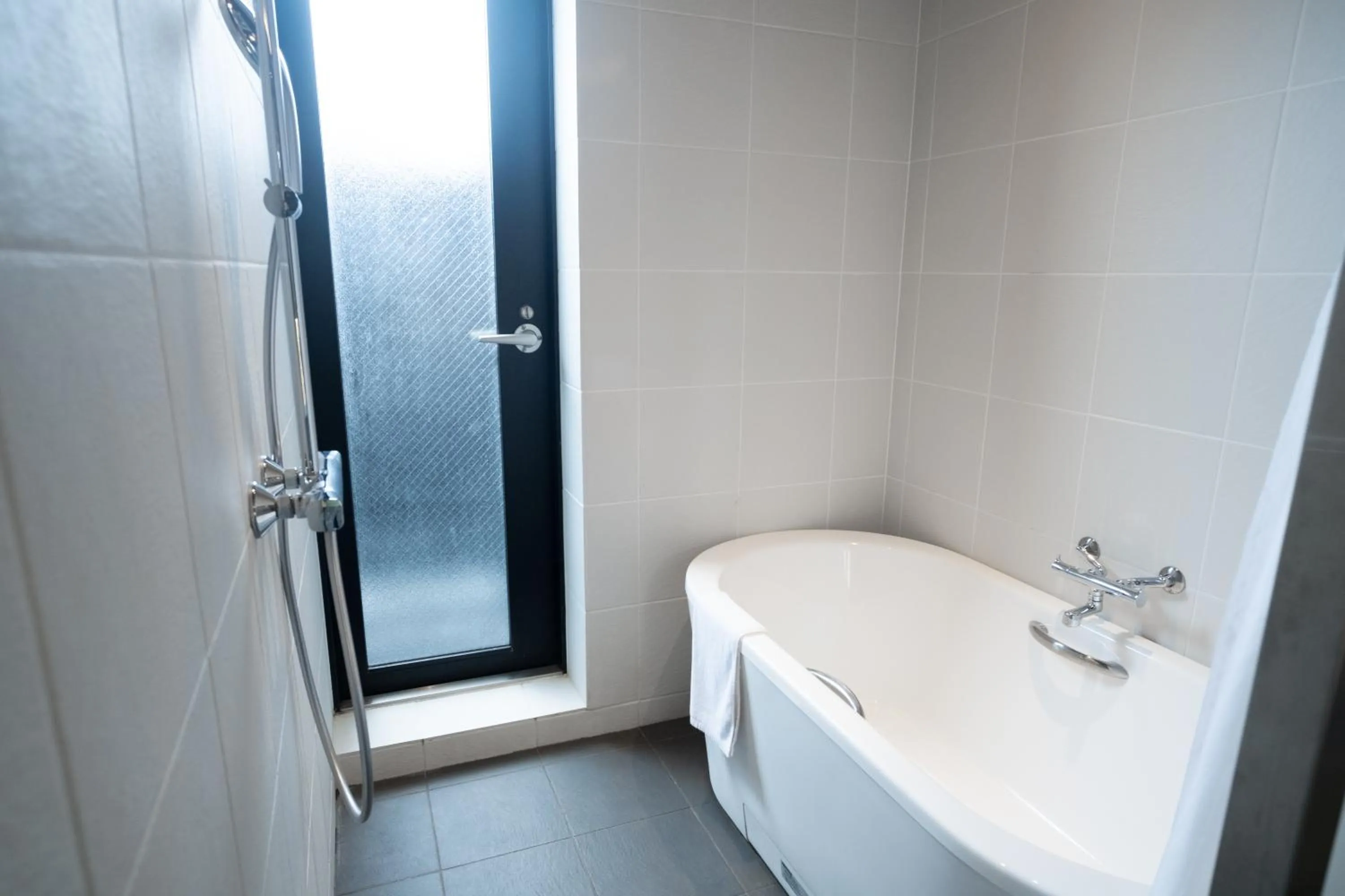 Shower in ORI Rokkaku