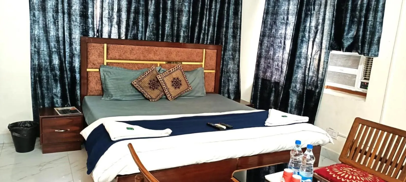 Bed in Zora Park Luxury Rooms