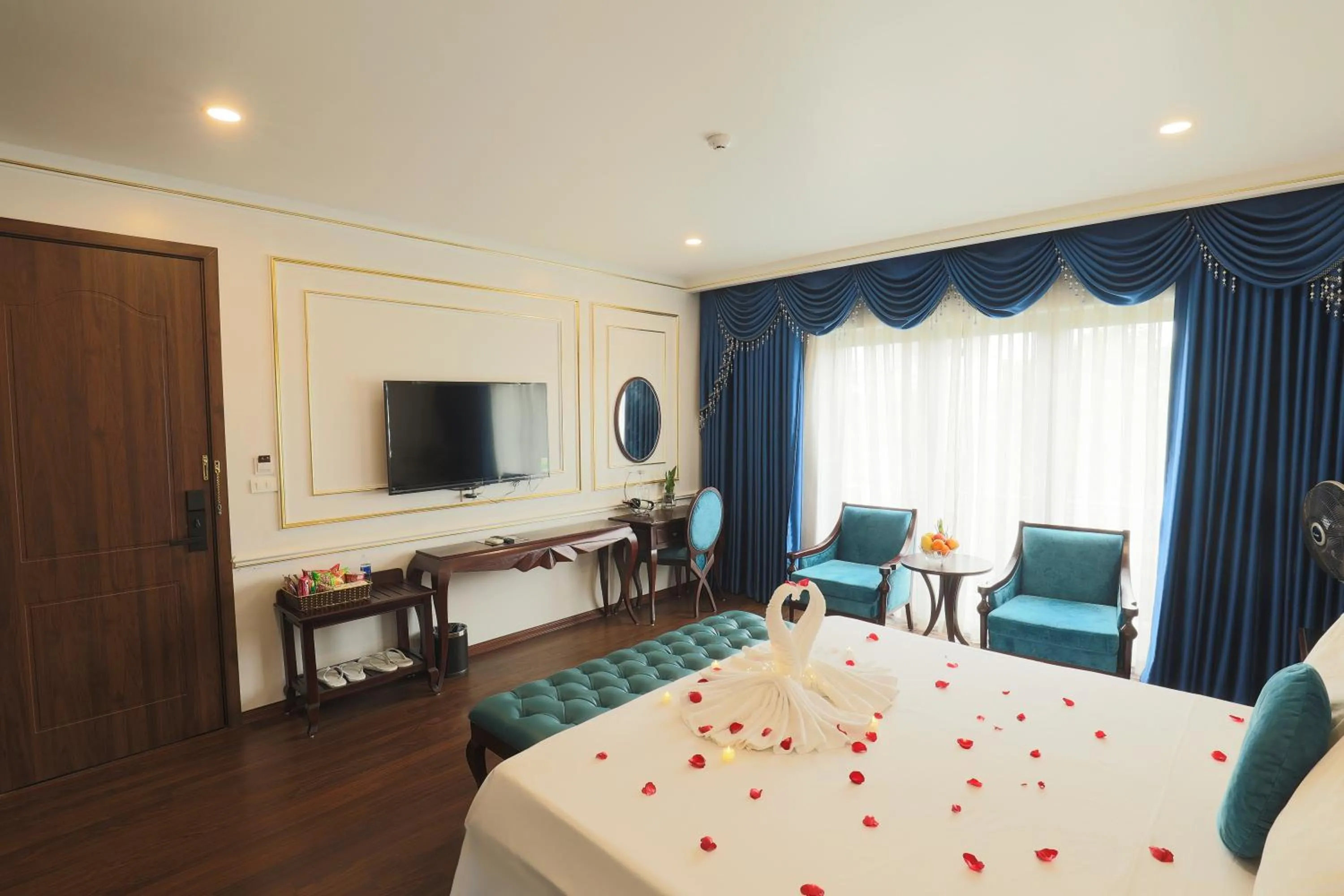 TV and multimedia in Royal Văn Phú Hotel