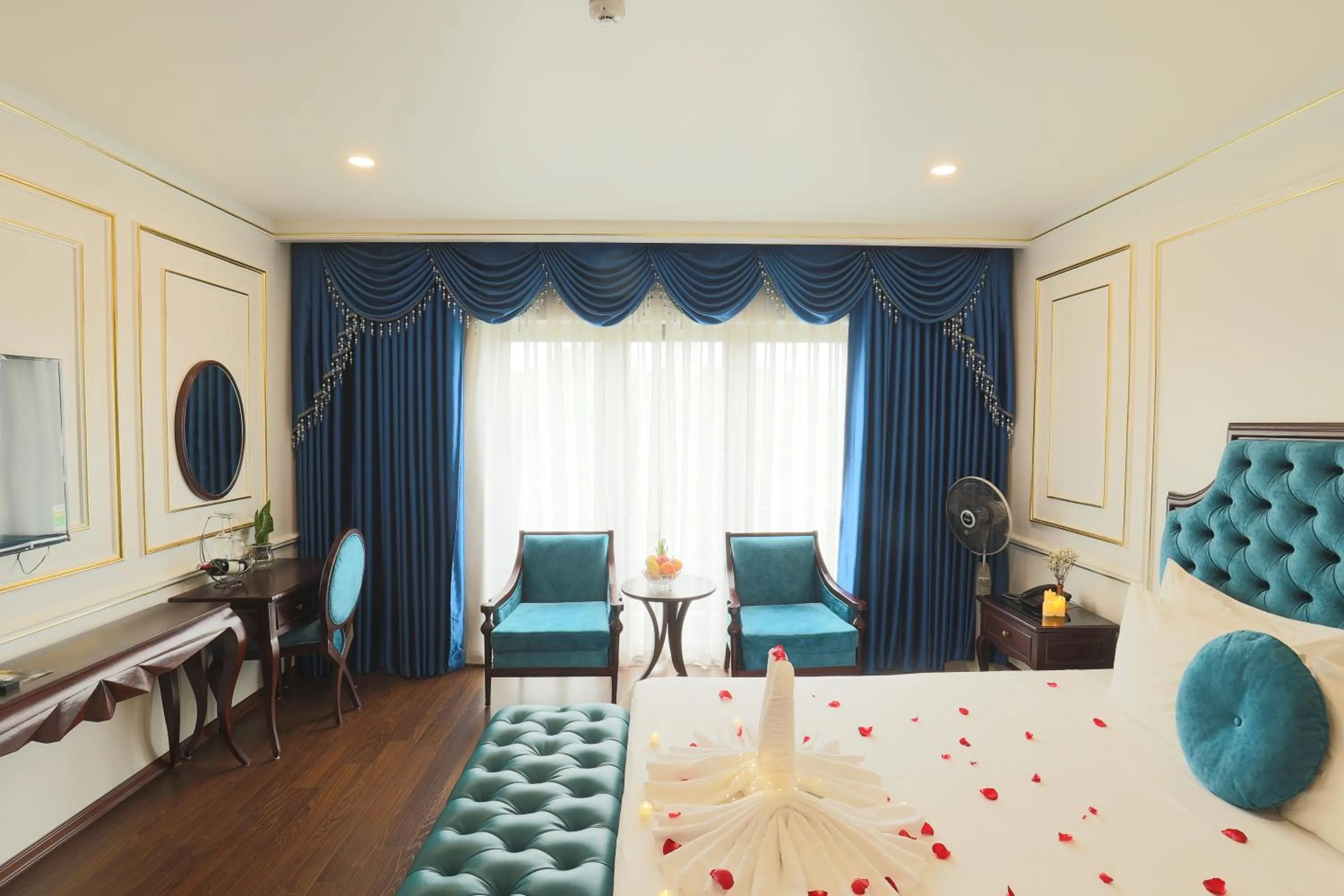 TV and multimedia in Royal Văn Phú Hotel