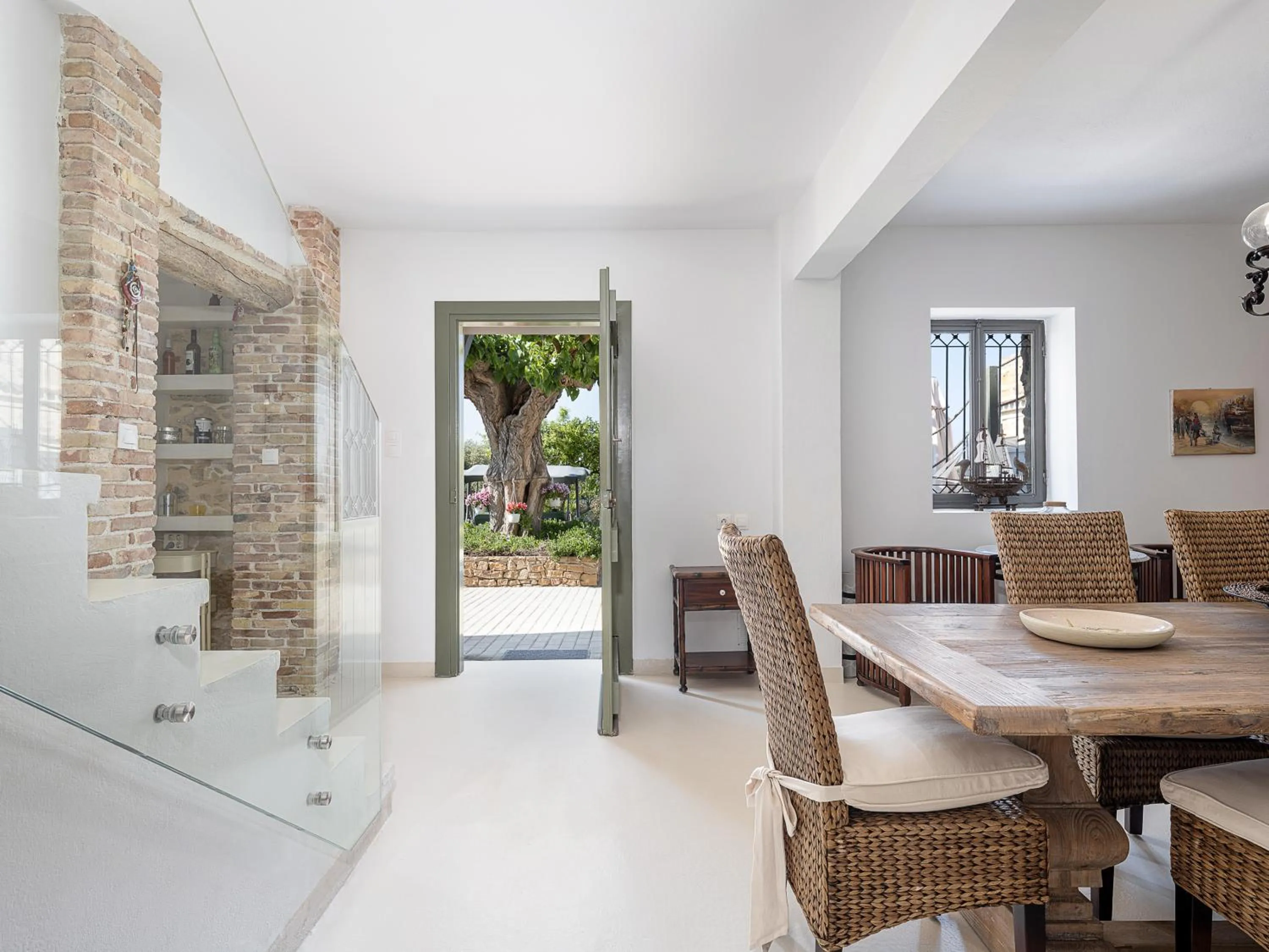 Seating area in Ondathaki Pirgos