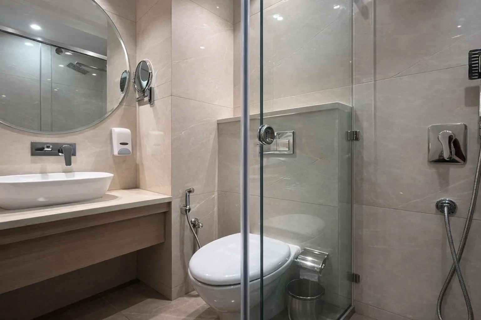 Toilet in Hotel RRV with Free Parking