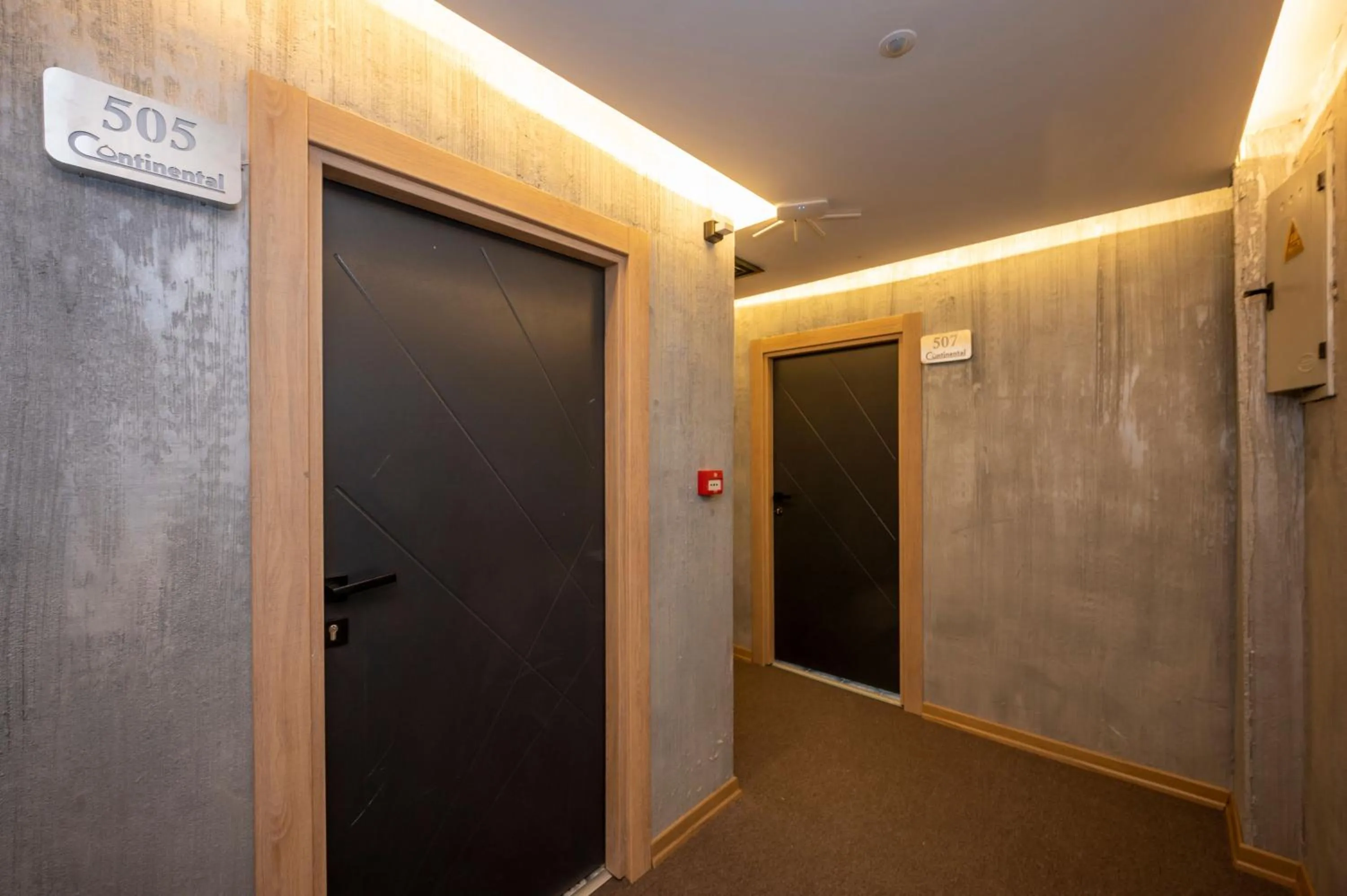 Photo of the whole room in Continental Airport Hotel